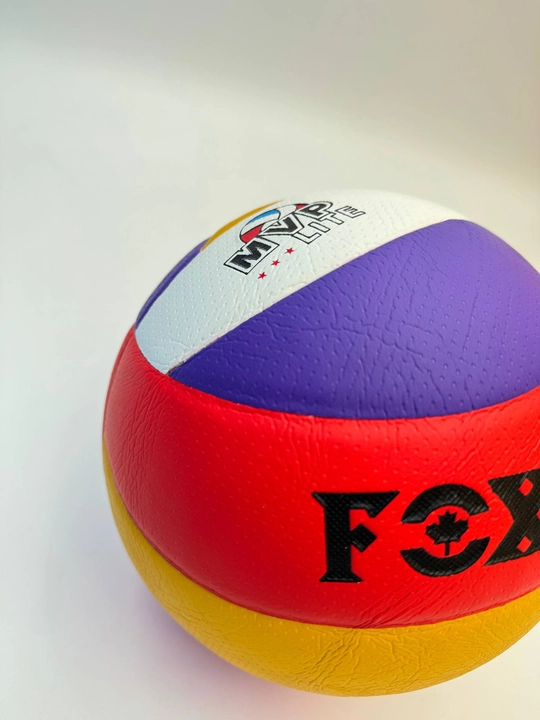 FOX voleybol to‘pi — sifatli sintetik charmli, mashg‘ulot va o‘yinlar uchun qulay tanlov