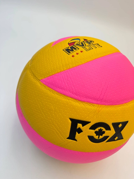 FOX voleybol to‘pi — sifatli sintetik charmli, mashg‘ulot va o‘yinlar uchun qulay tanlov