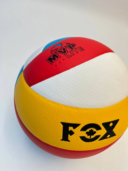 FOX voleybol to‘pi — sifatli sintetik charmli, mashg‘ulot va o‘yinlar uchun qulay tanlov