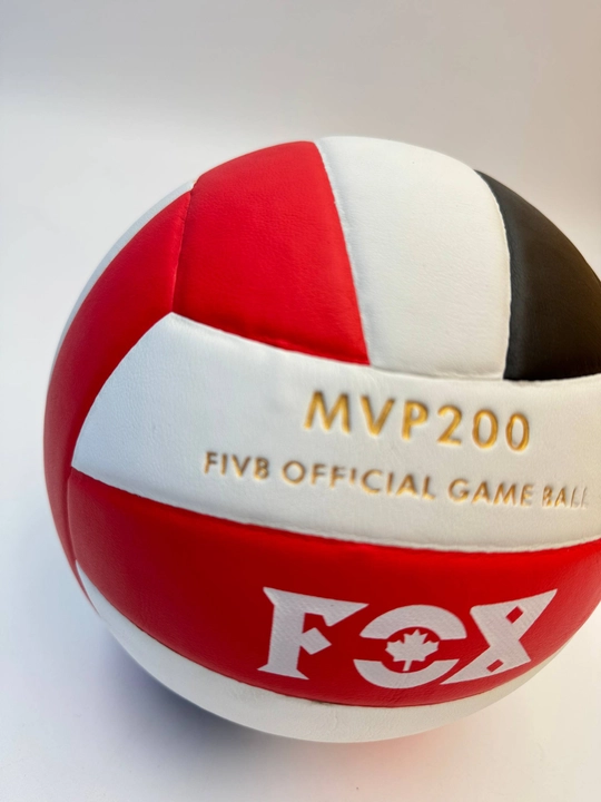 FOX voleybol to‘pi — sifatli sintetik charmli, mashg‘ulot va o‘yinlar uchun qulay tanlov
