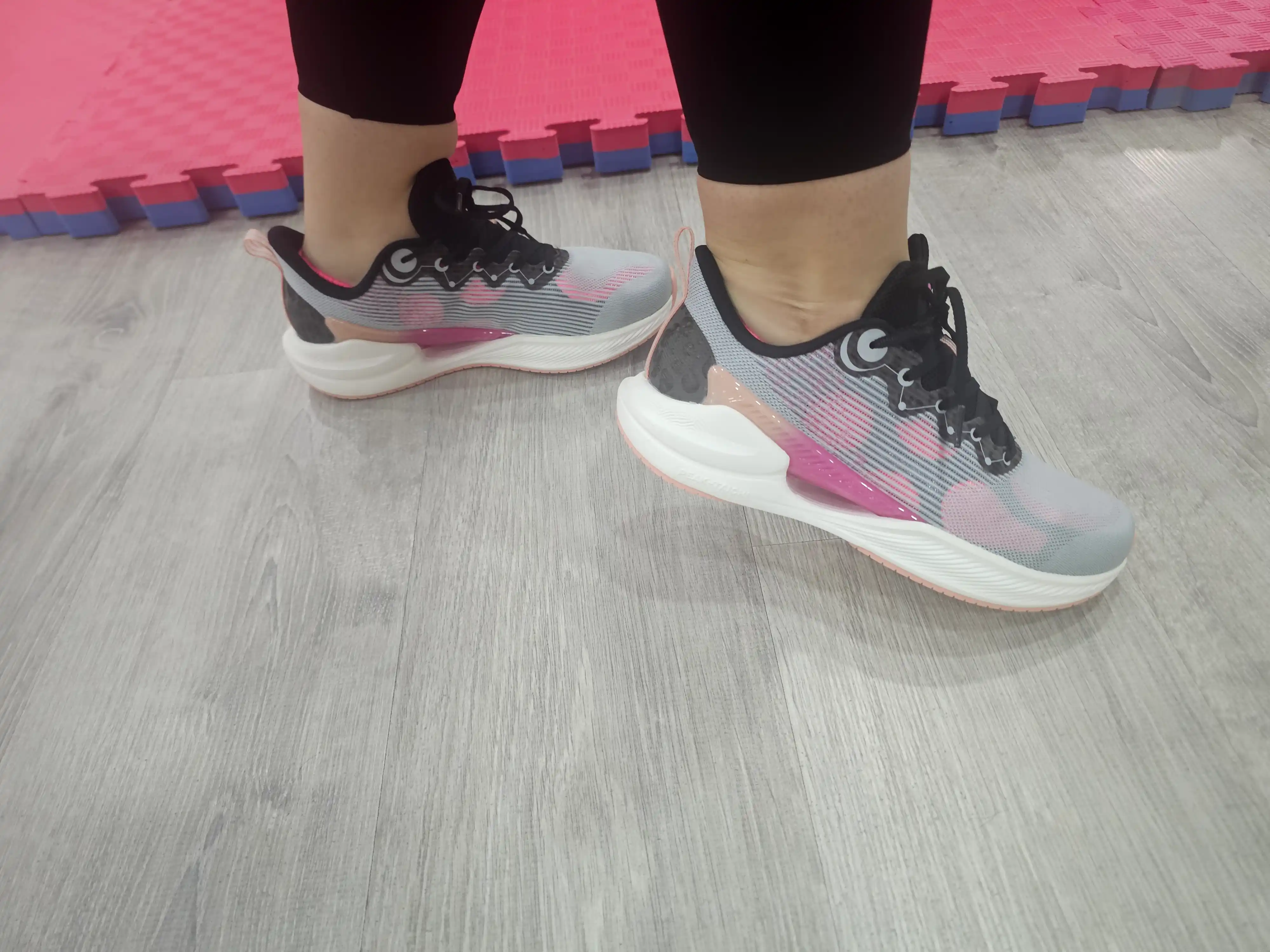 PEAK SPORT ayollar krossovkasi, Running, yengil