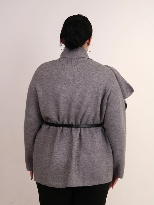 Ayollar jaket-kardigani, drapirovkali yoqa, to‘g‘ri bichimli, midi