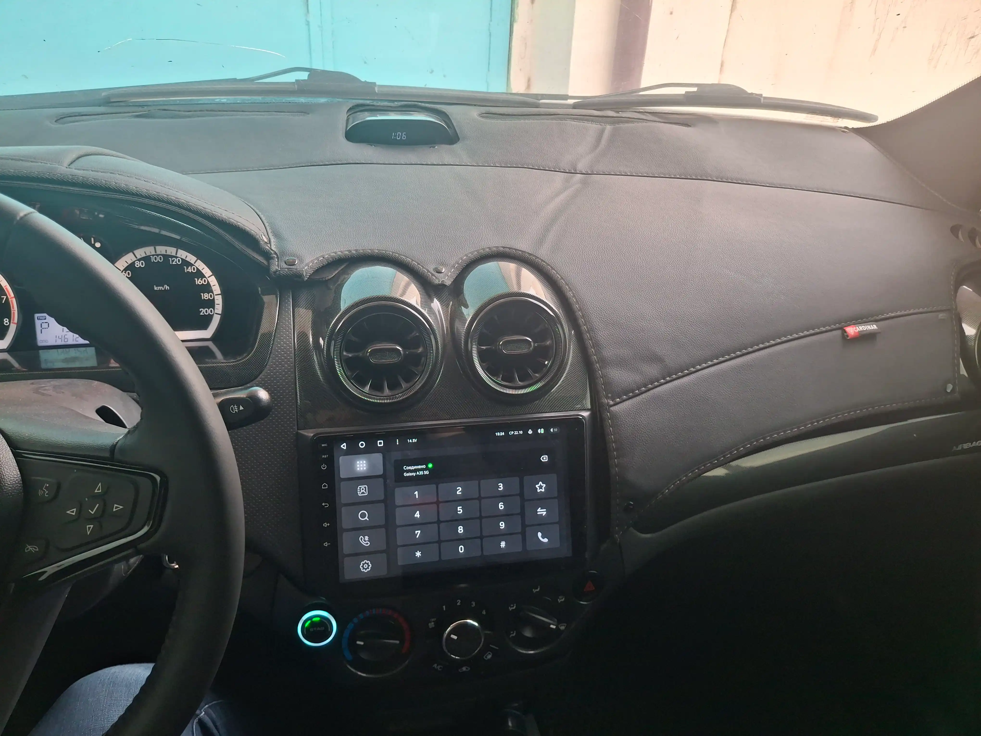 Коврик на торпеду автомобиля, кожа Lacetti, Gentra, Cobalt, Spark, Nexia, Onix, Monza