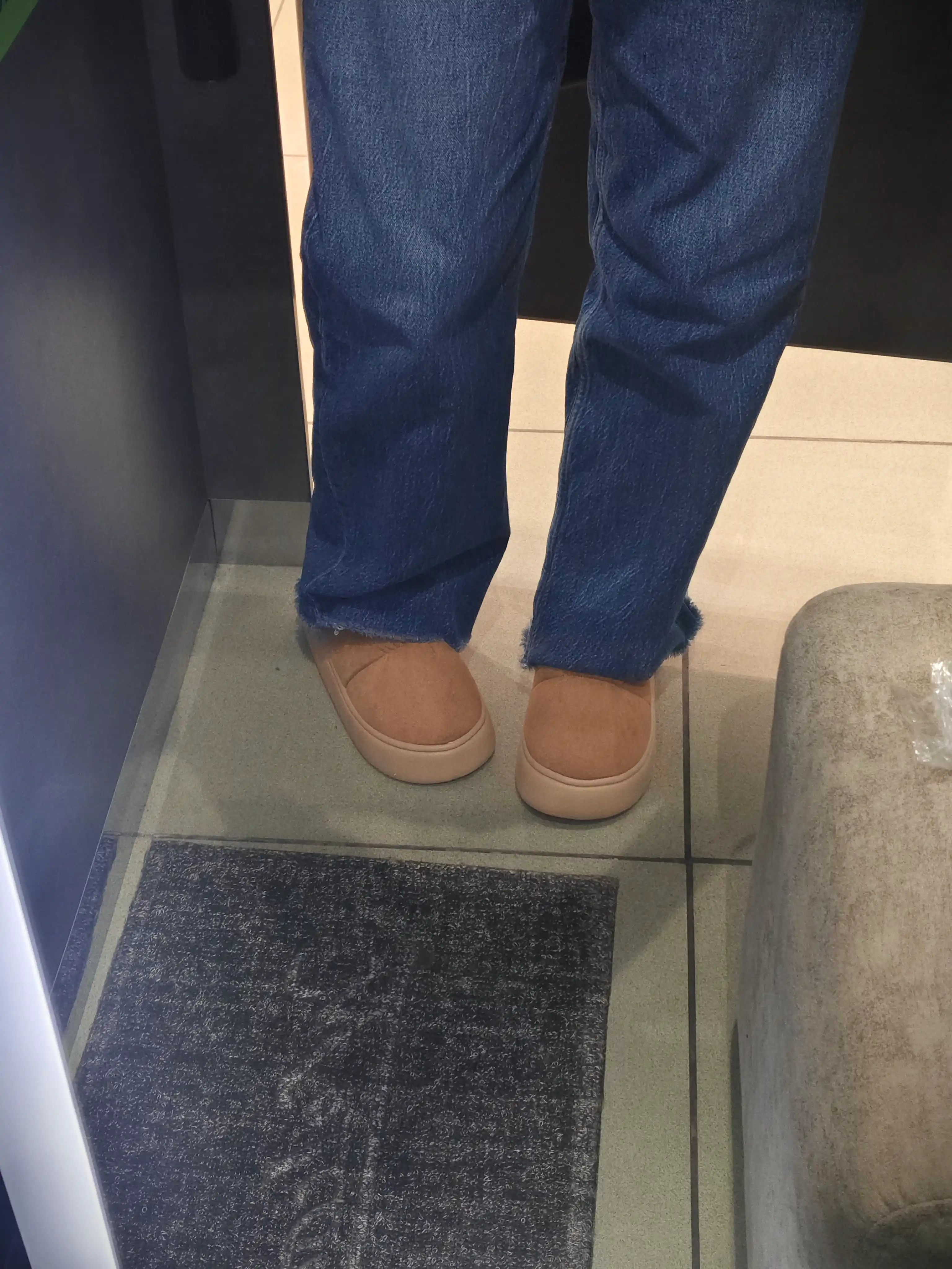 Uggi ayollar uchun, kalta, mexli, 36-37, 38-39, 40-41