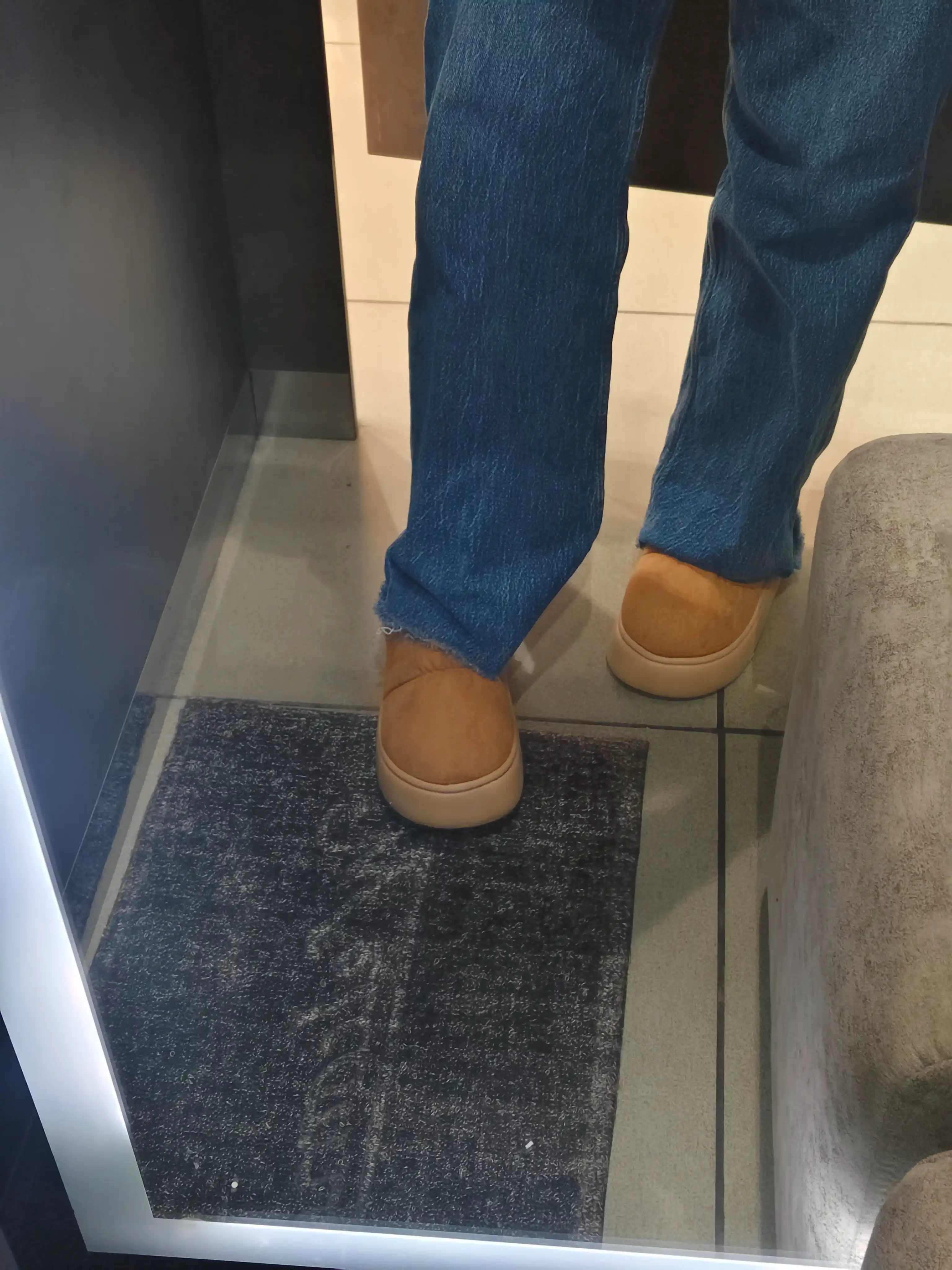 Uggi ayollar uchun, kalta, mexli, 36-37, 38-39, 40-41
