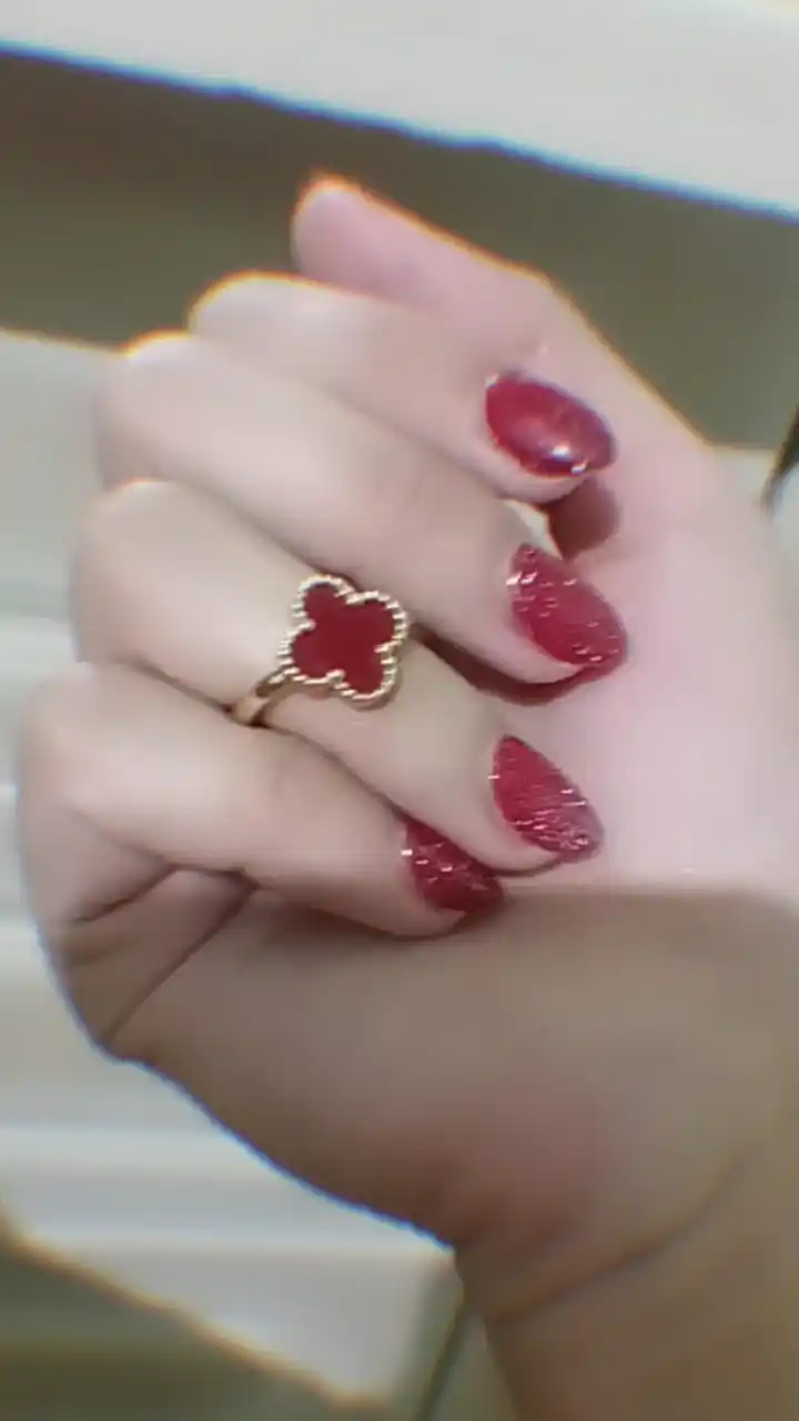 Женское кольцо в стиле Van Cleef