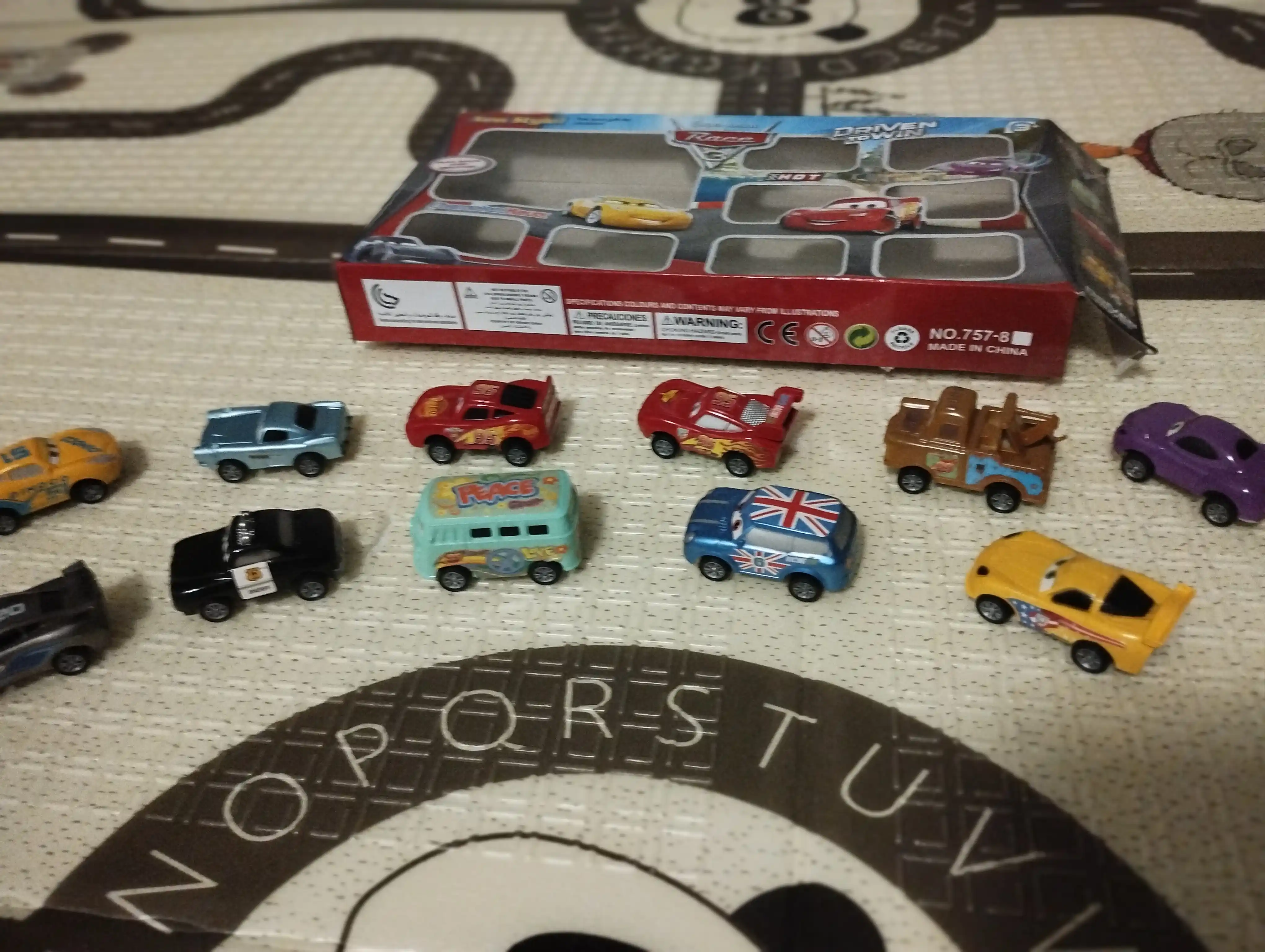 Inersion mashinalar to‘plami, Mashinalar, 8 dona, rivojlantiruvchi o‘yinchoq, Disney Cars 3+ uslubi, Makvin