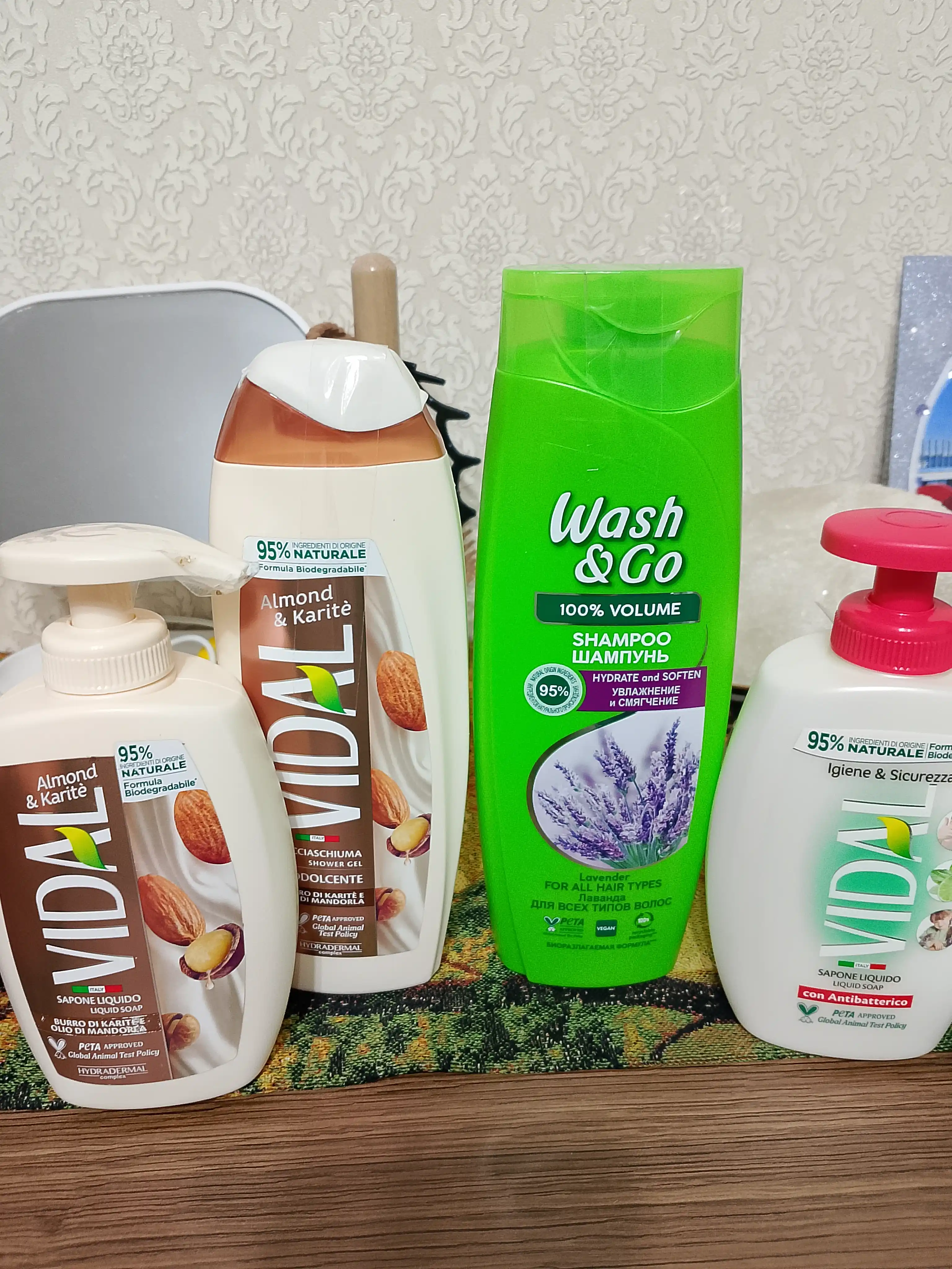 Dush geli VIDAL ALMOND & KARITE, bodom va Shea, 250 ml