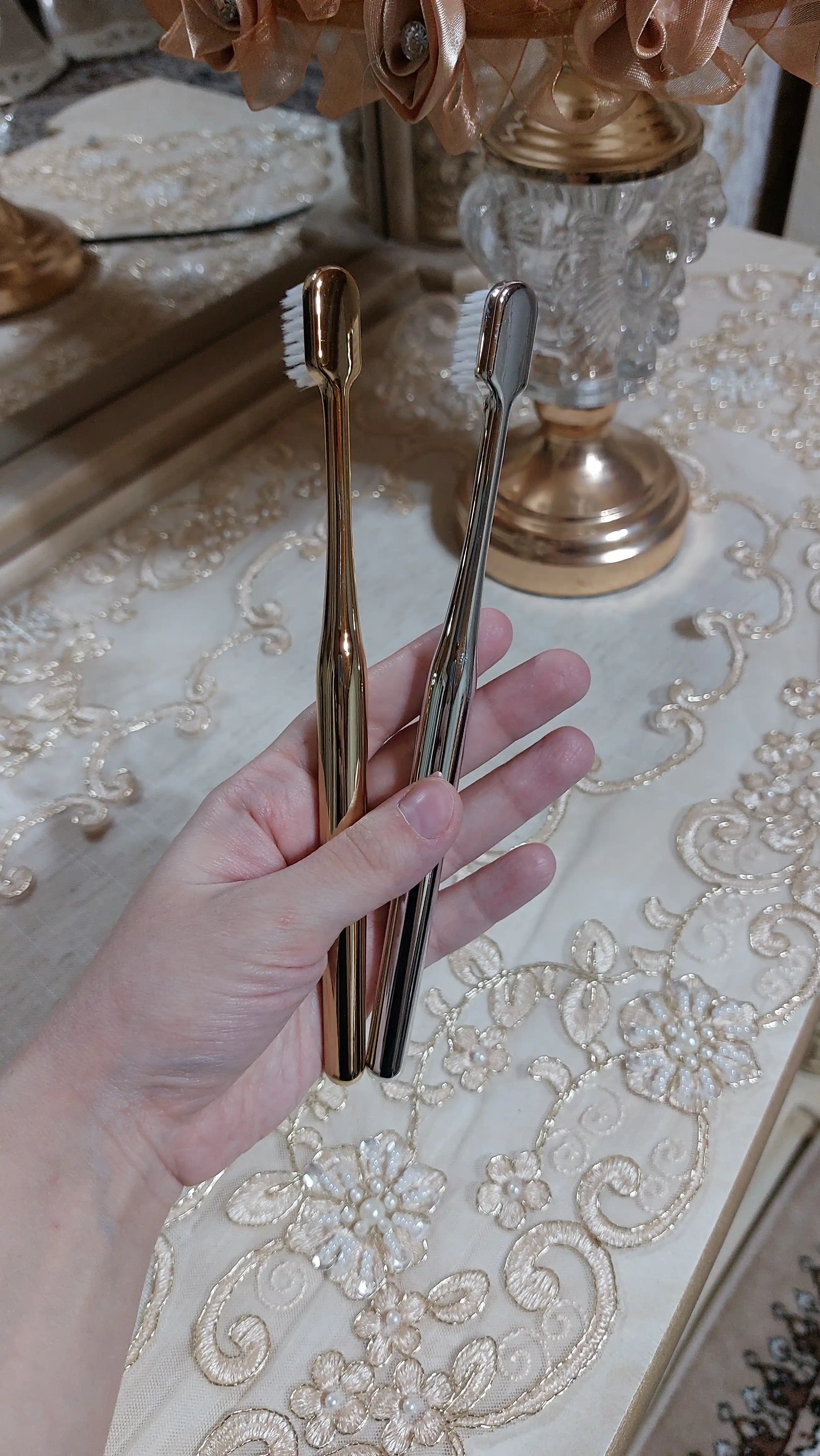 Серебряная зубная щетка , с мягкими щетинками
