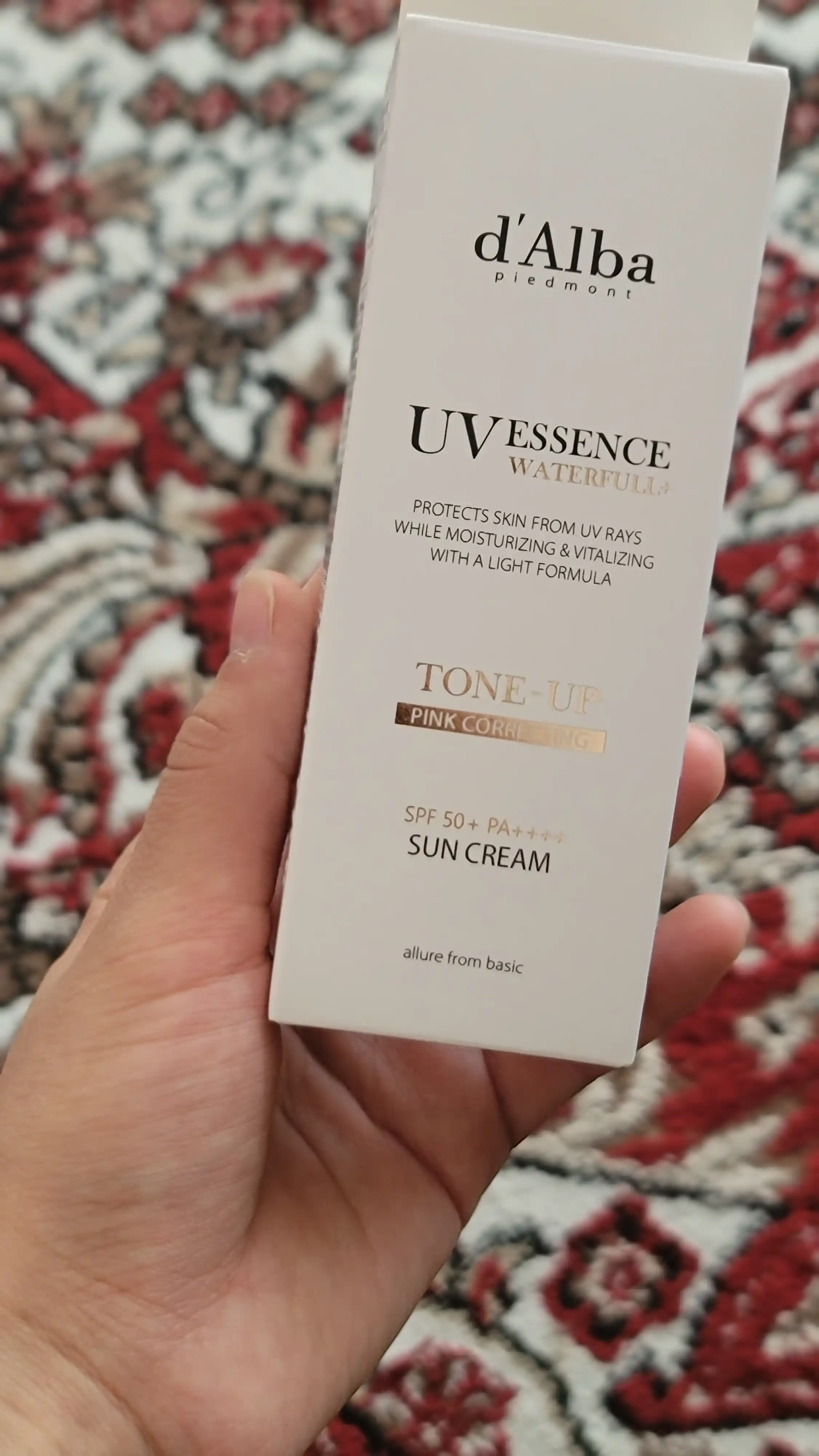 Quyoshdan himoya qiluvchi krem-essensiya SPF 50+ PA++++, sezgir teri uchun