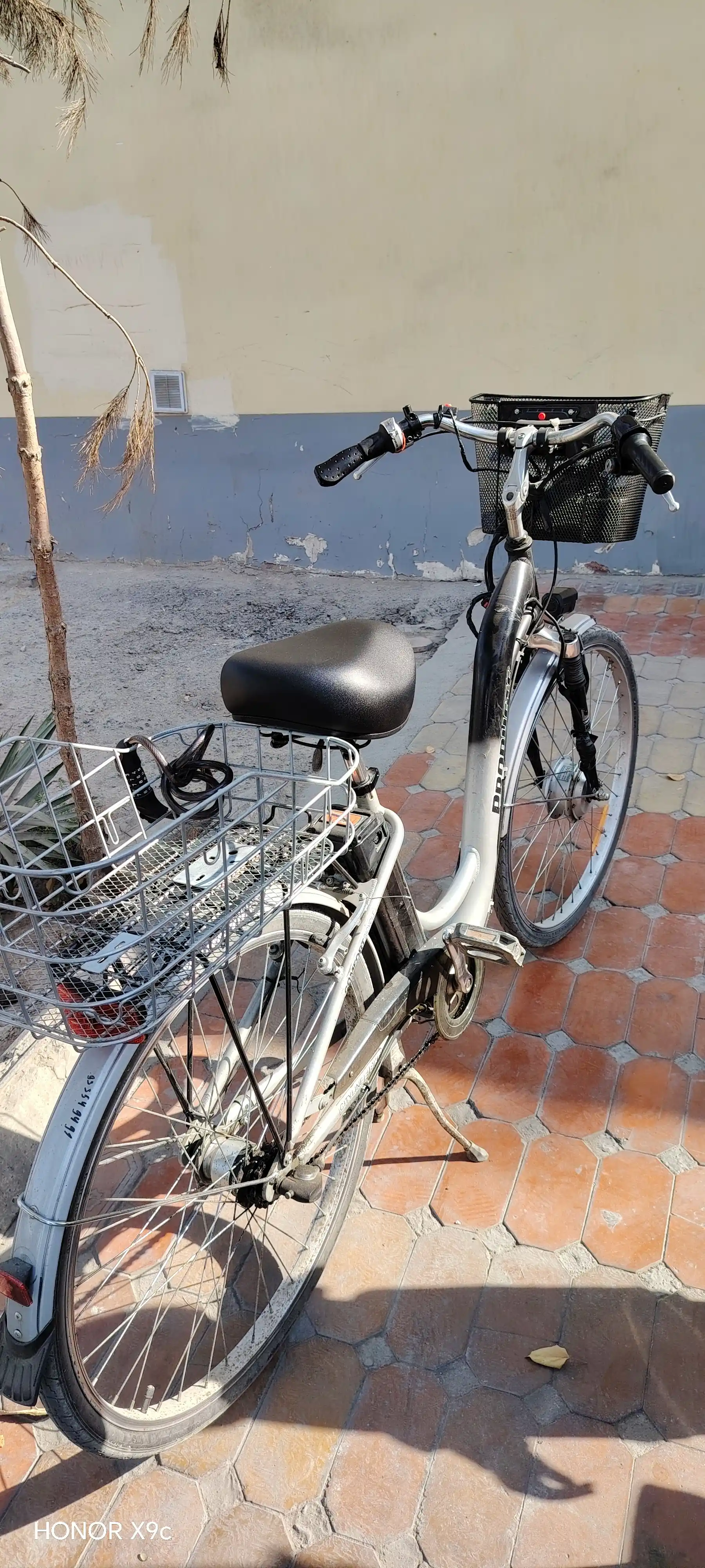 Elektr velosiped va skuter egari