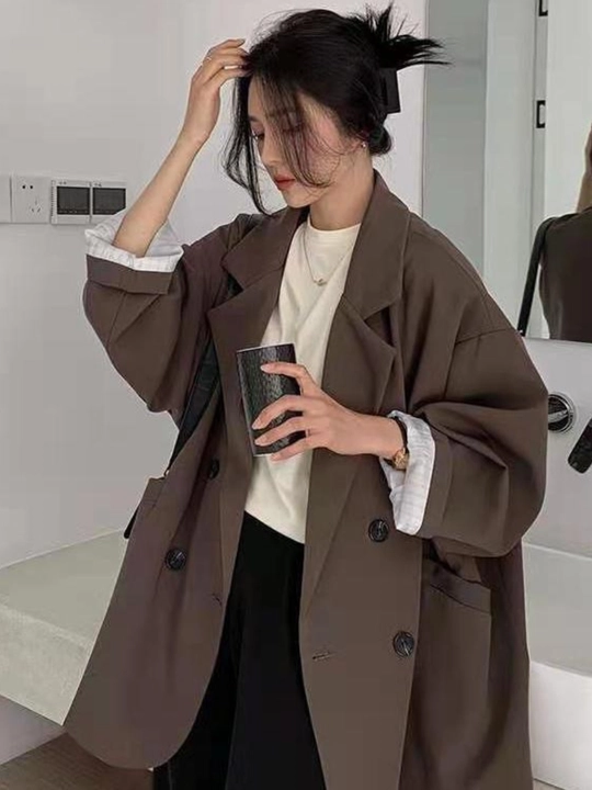 Женский пиджак oversize — не плотная, подходит для тёплых дней осени и весны