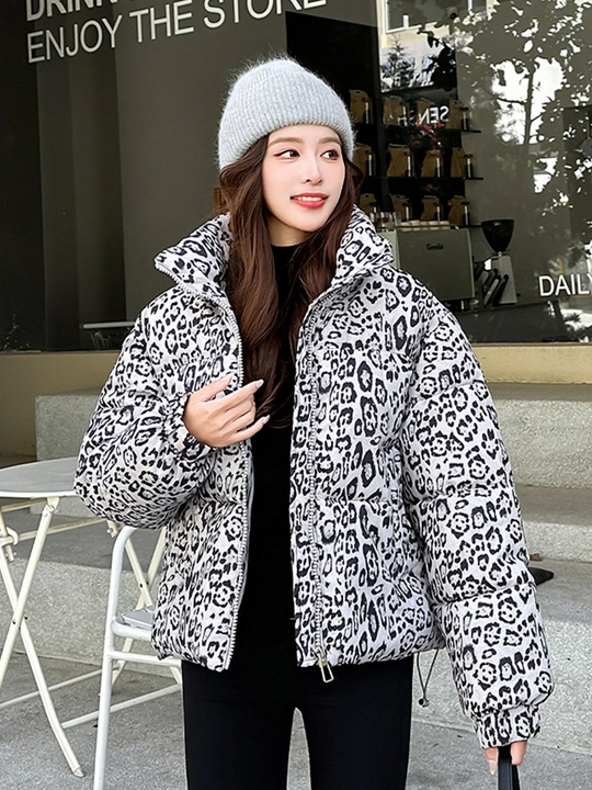 Ayollar uchun leopard naqshli issiq kurtka