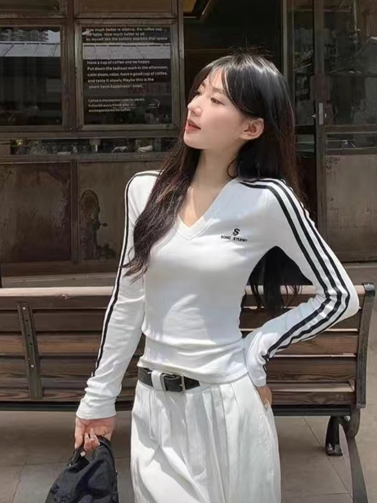 Uch chiziqli ayollar uchun longsliv