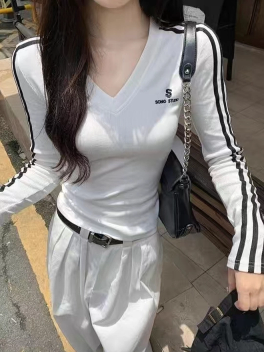 Uch chiziqli ayollar uchun longsliv