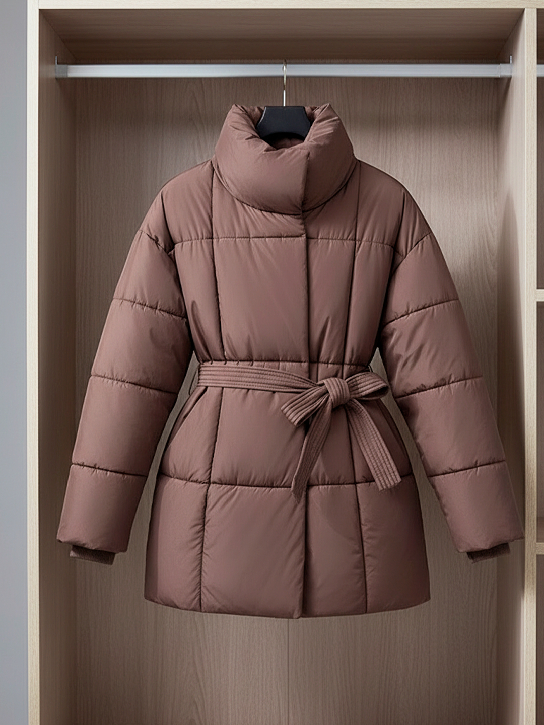 Anissa Keytning birinchi porno suratga olishi