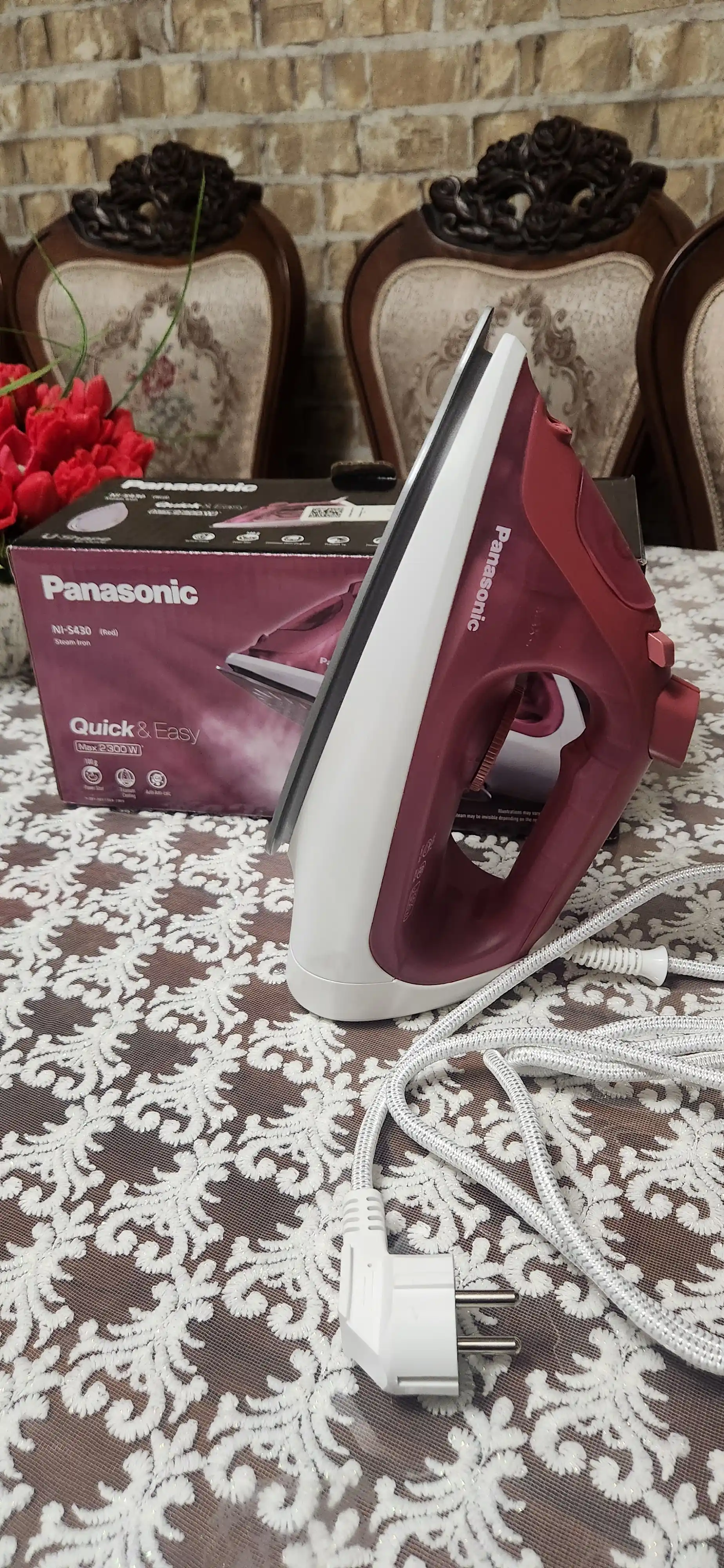 Паровой утюг для глажки с титановым покрытием Panasonic NI-S430GTV