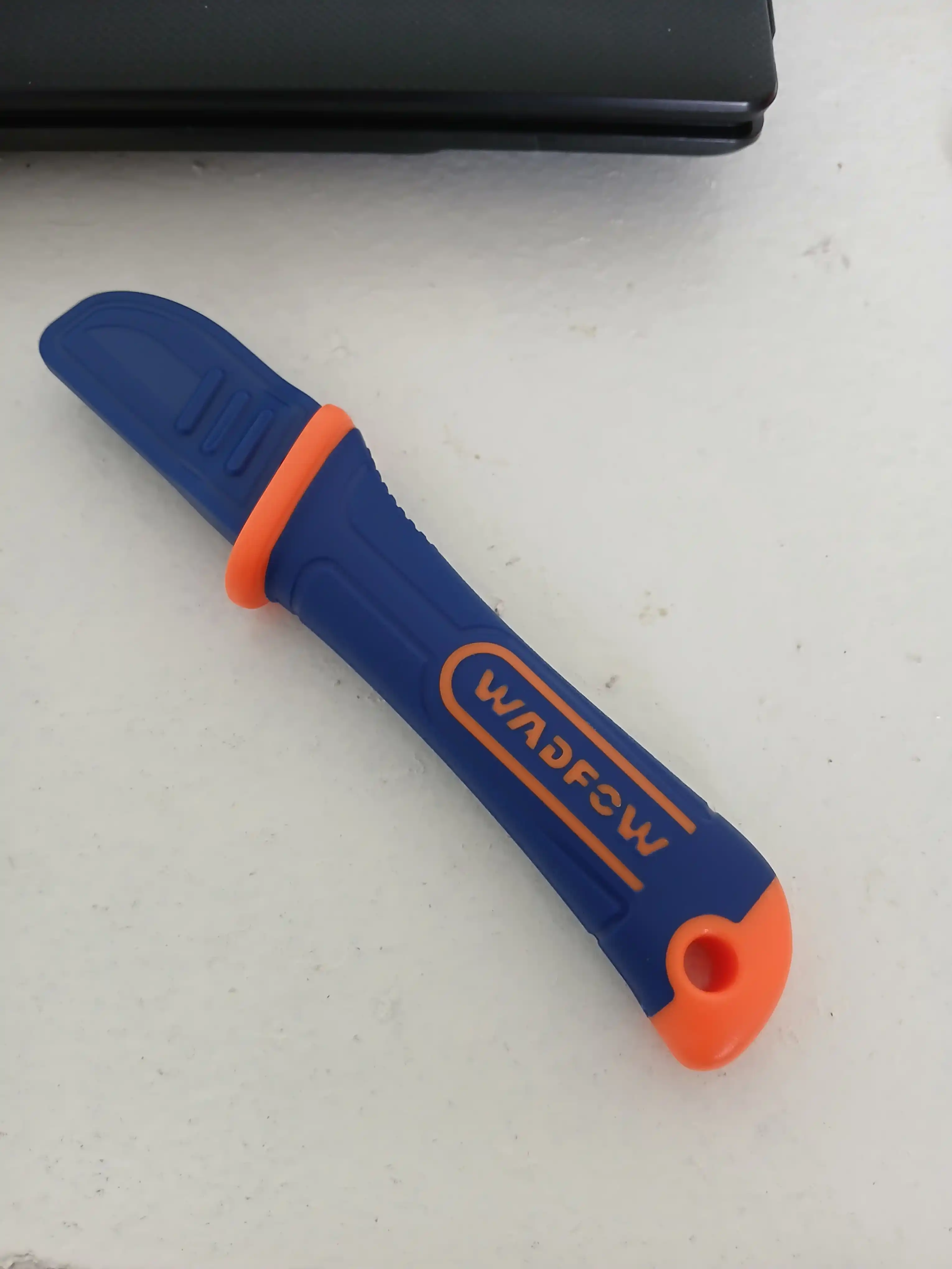 Kabel ochuvchi va kesuvchi pichoqlar