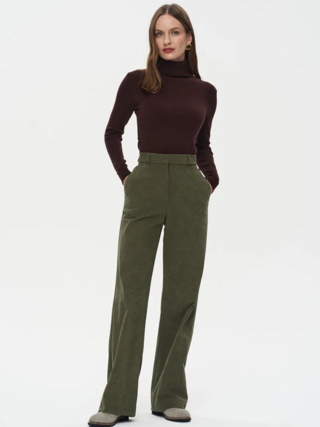 Ayol ichkaridan korsatishni tugatadi Leningradskoe shossesida arzon fohishalar