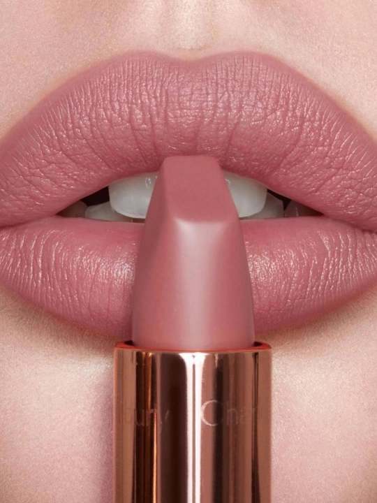 Charlotte Tilbury Matte Revolution Pillow Talk Помада для губ