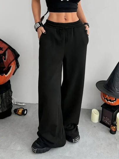 Behayo yalangoch uy bekalari Porno filmda qattiq libosda sargish