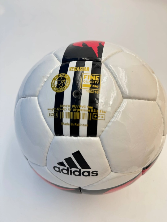 Sifatli futbol koptoklari — mashg‘ulot va o‘yinlar uchun mustahkam va qulay tanlov!