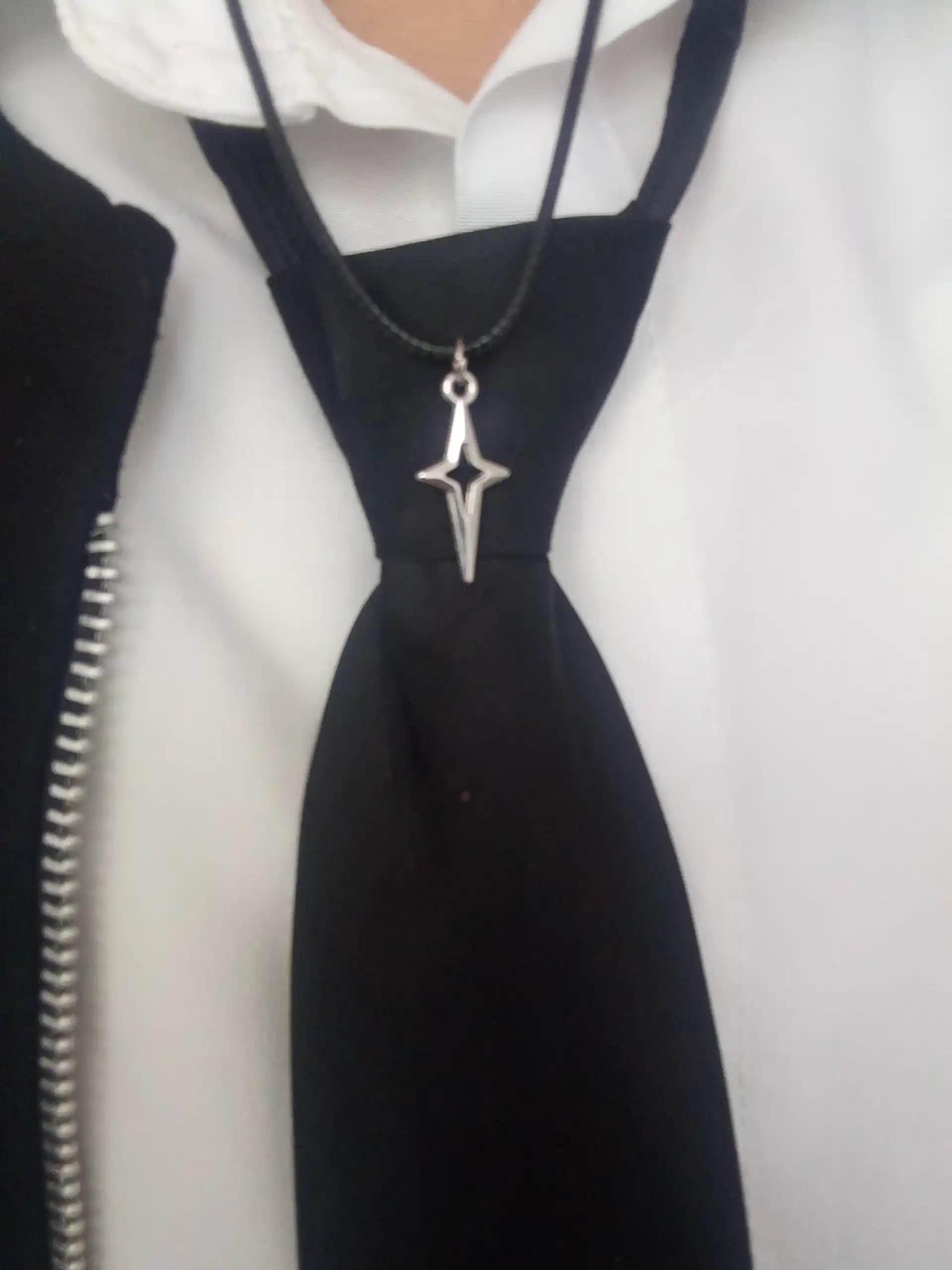 Kulon uniseks Y2K choker | Qora shnur va yulduz osma