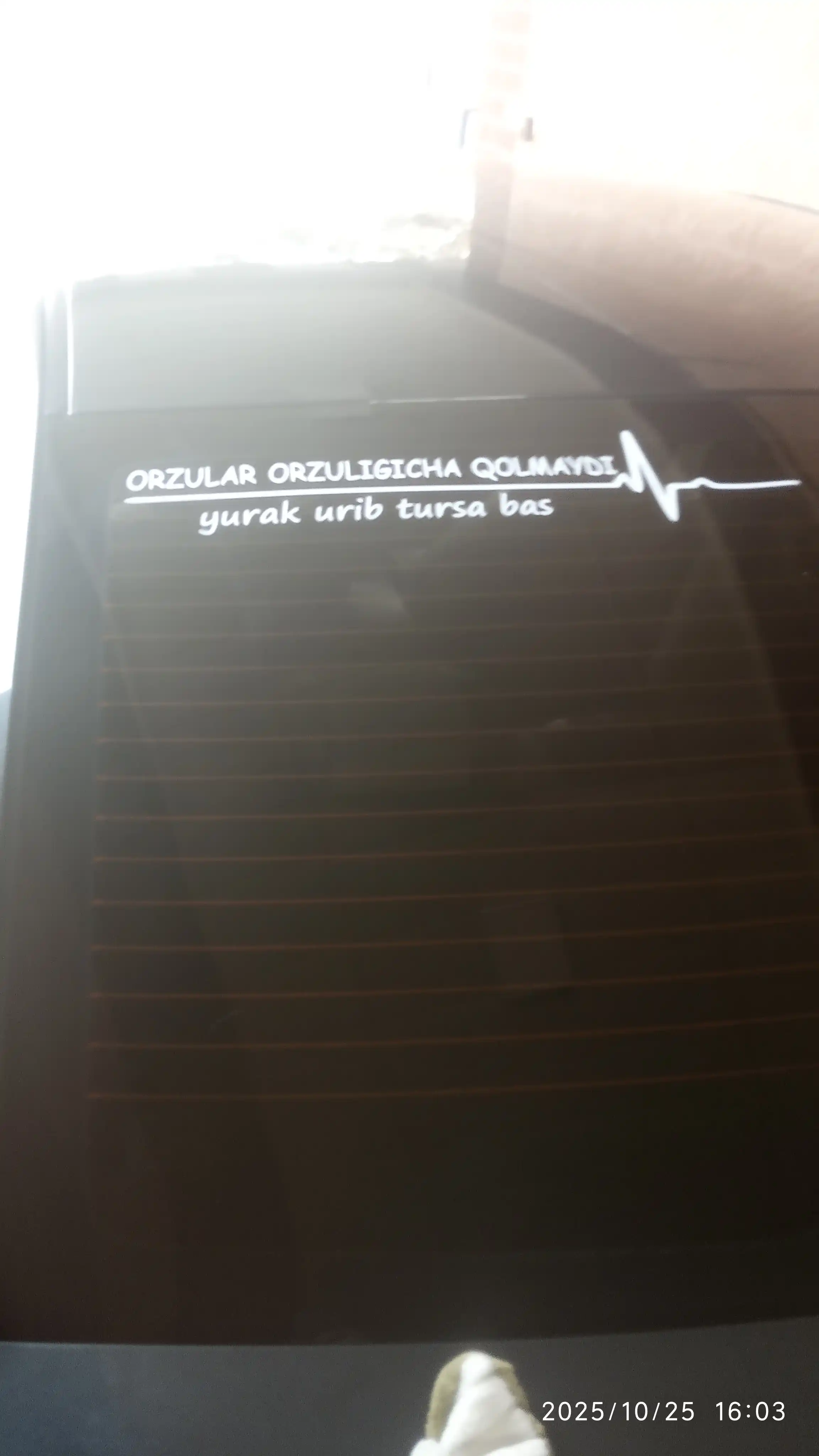 Наклейка на автомобиль "Орзулар орзулигича к'олмаyди"