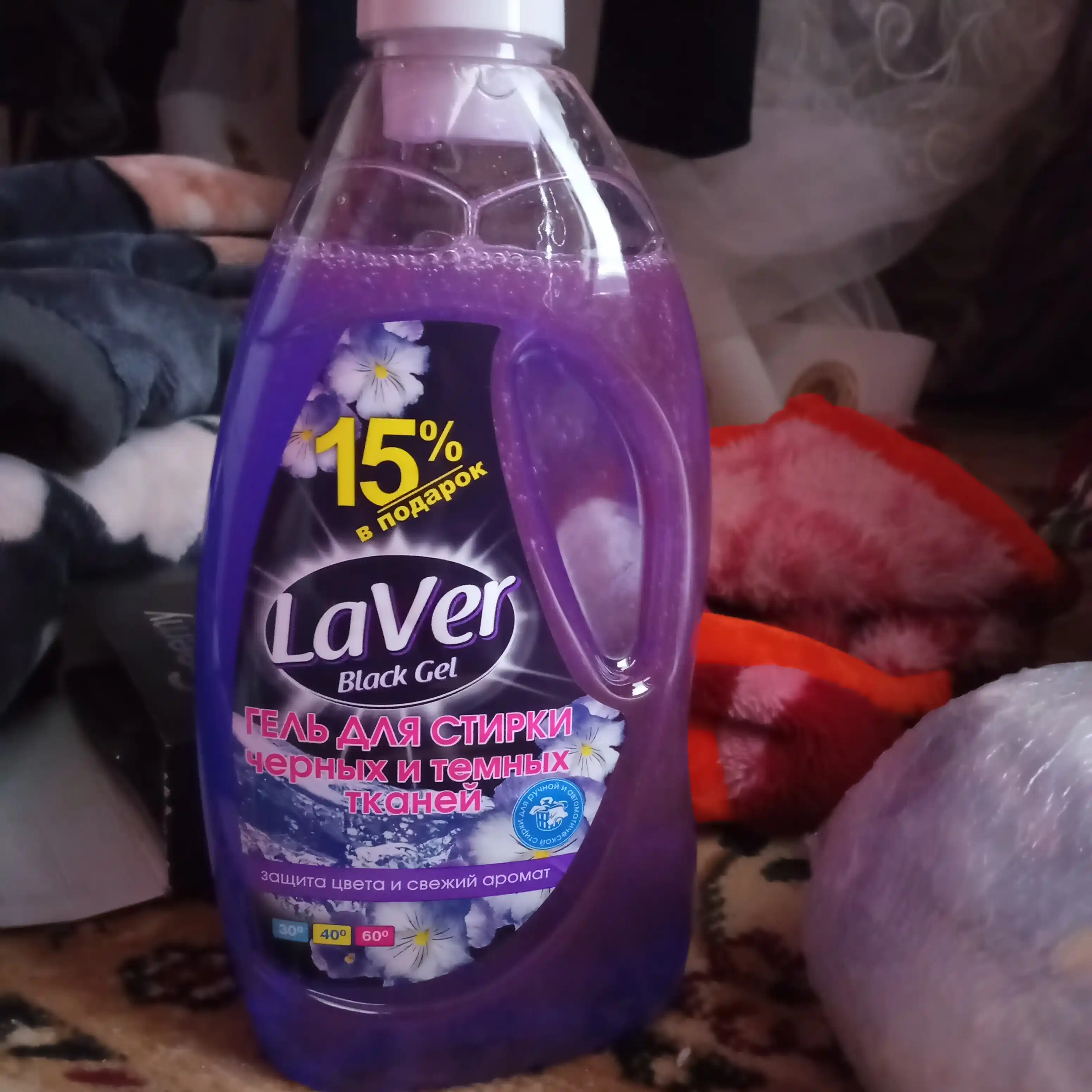 Qora va quyuq matolarni yuvish uchun gel, o'lchov qopqog'i LaVer Black Gel, 1.15 litr
