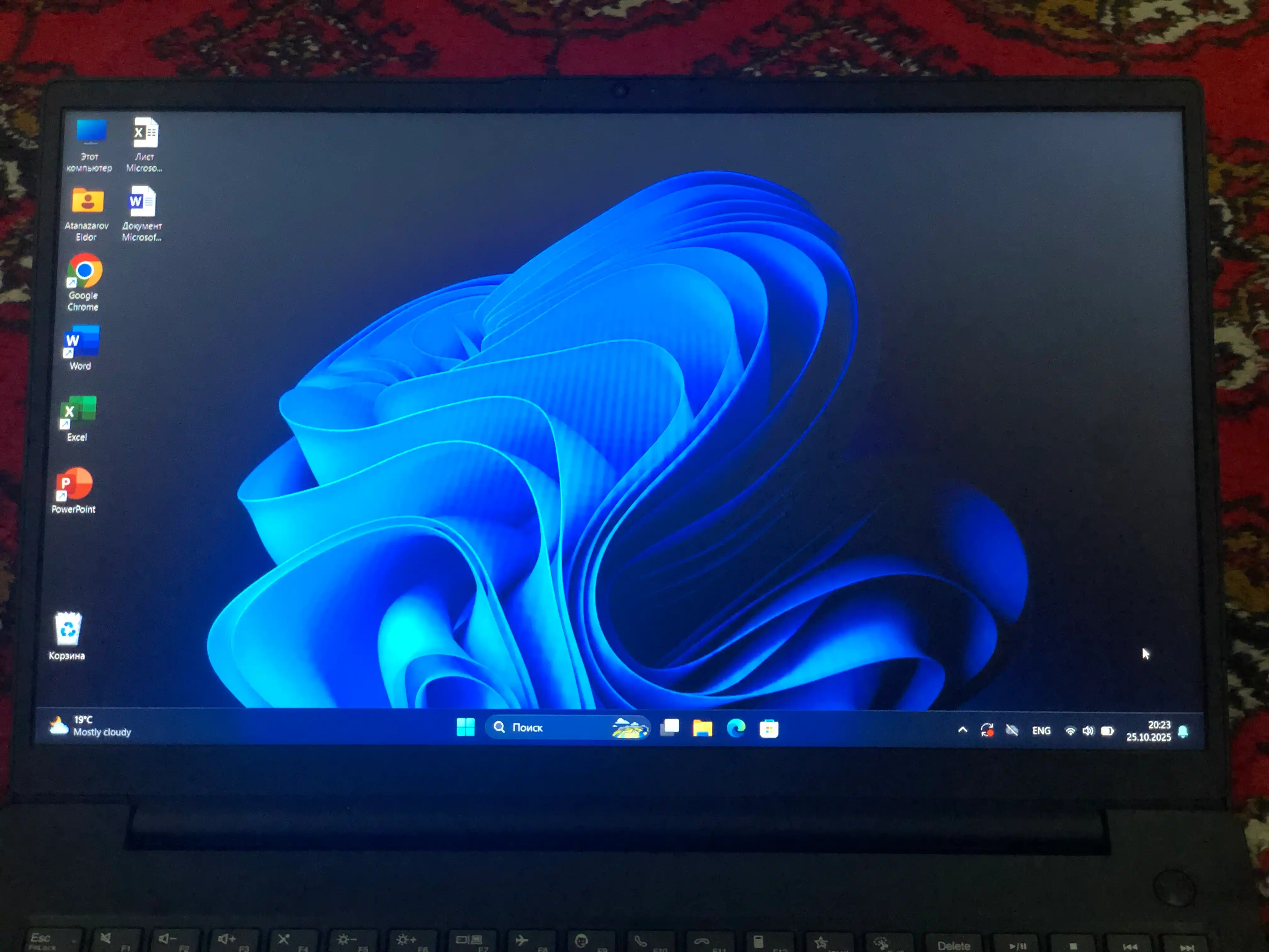 Ноутбук LENOVO V15 AMD ATHLON 7120U DDR5 8GB 512GB 15.6 FHD BUSSINESS BLACK WINDOWS 11