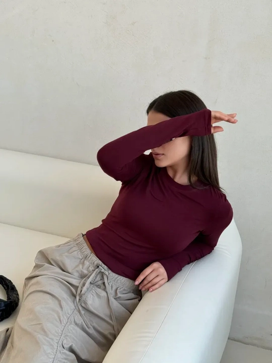 Ayollar longslivi, standart o'lchamli 40-50 razmer,  uzun yengli, qo'lqopli longsliv