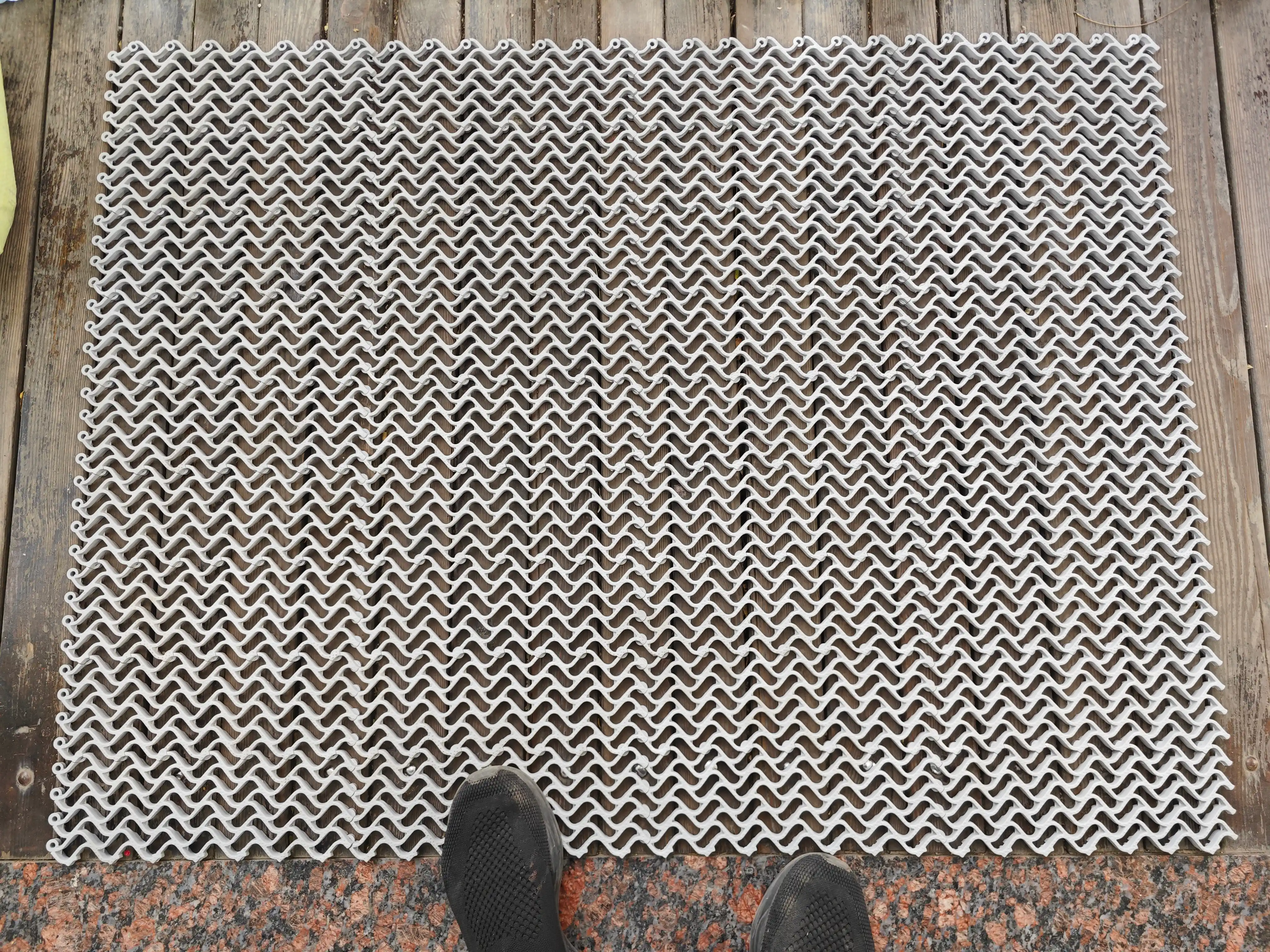 Kirga qarshi pol qoplamasi, 1 m², 36 dona, 300×100×12 mm, kirish joylari uchun