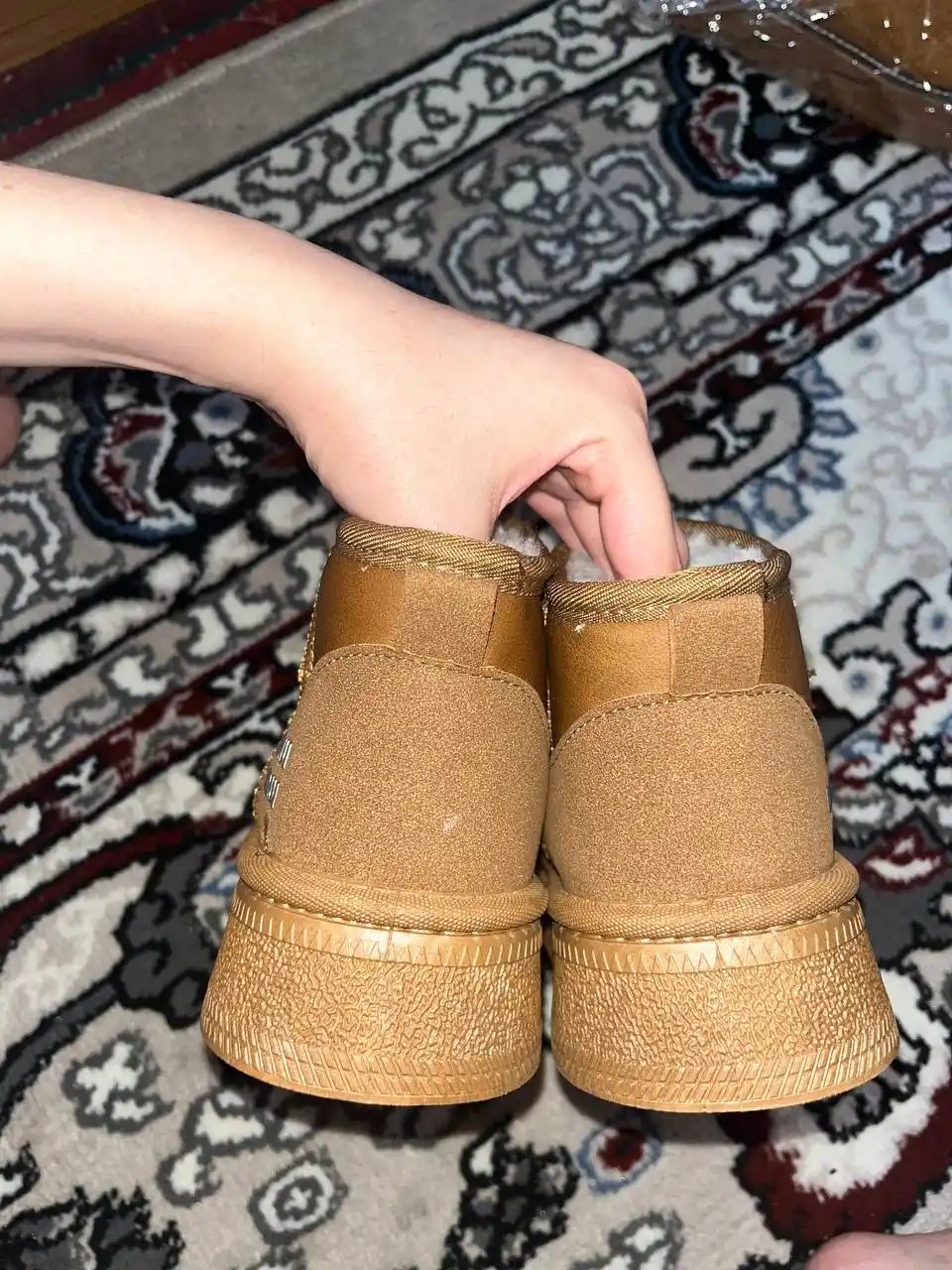 Ayollar qishgi uggi etik – issiq ichlik, sirpanmas taglik, 1ta katta razmer oling