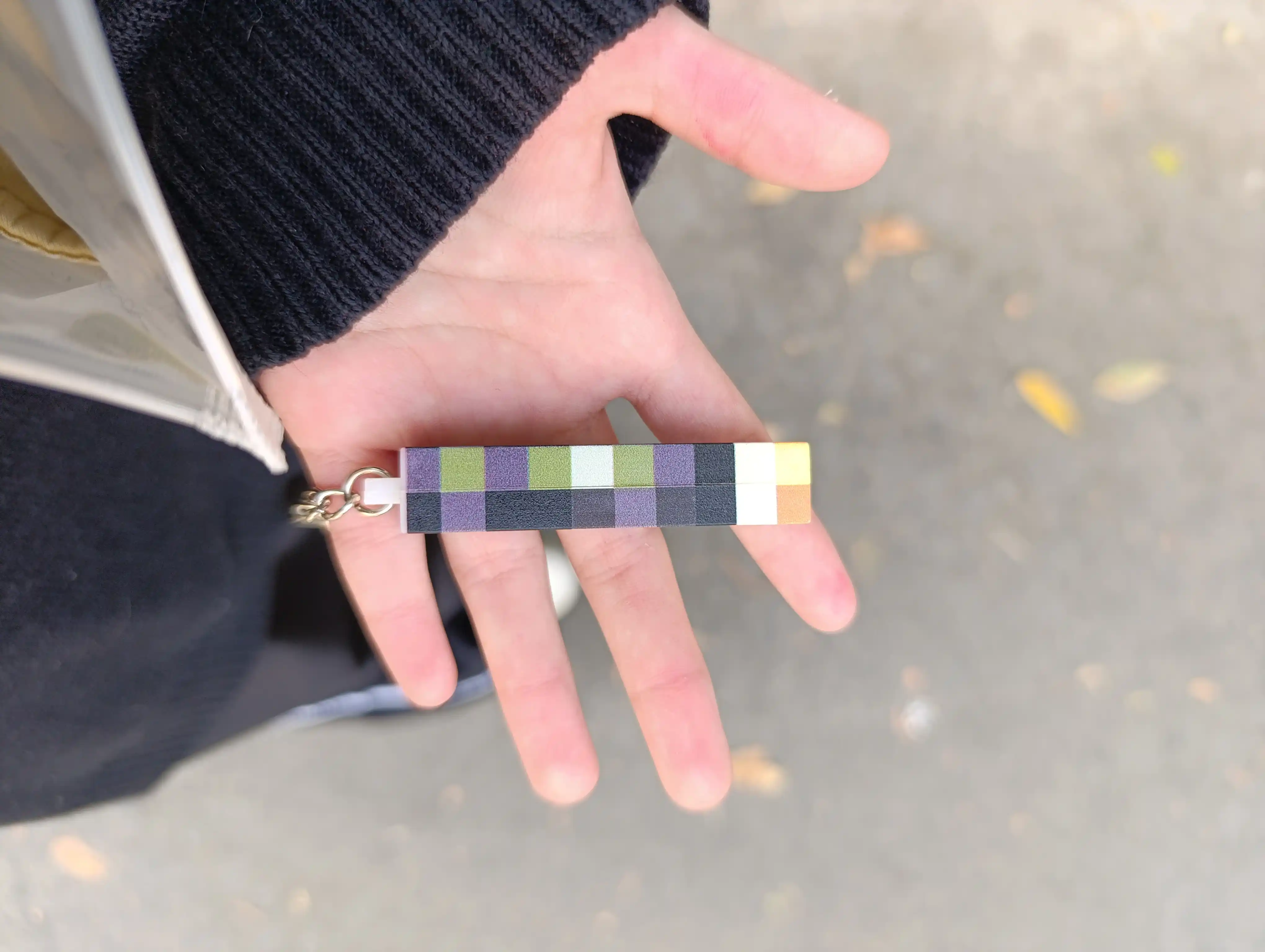 Minecraft uslubidagi chiroq-brelok - LED yoritgichli ruda