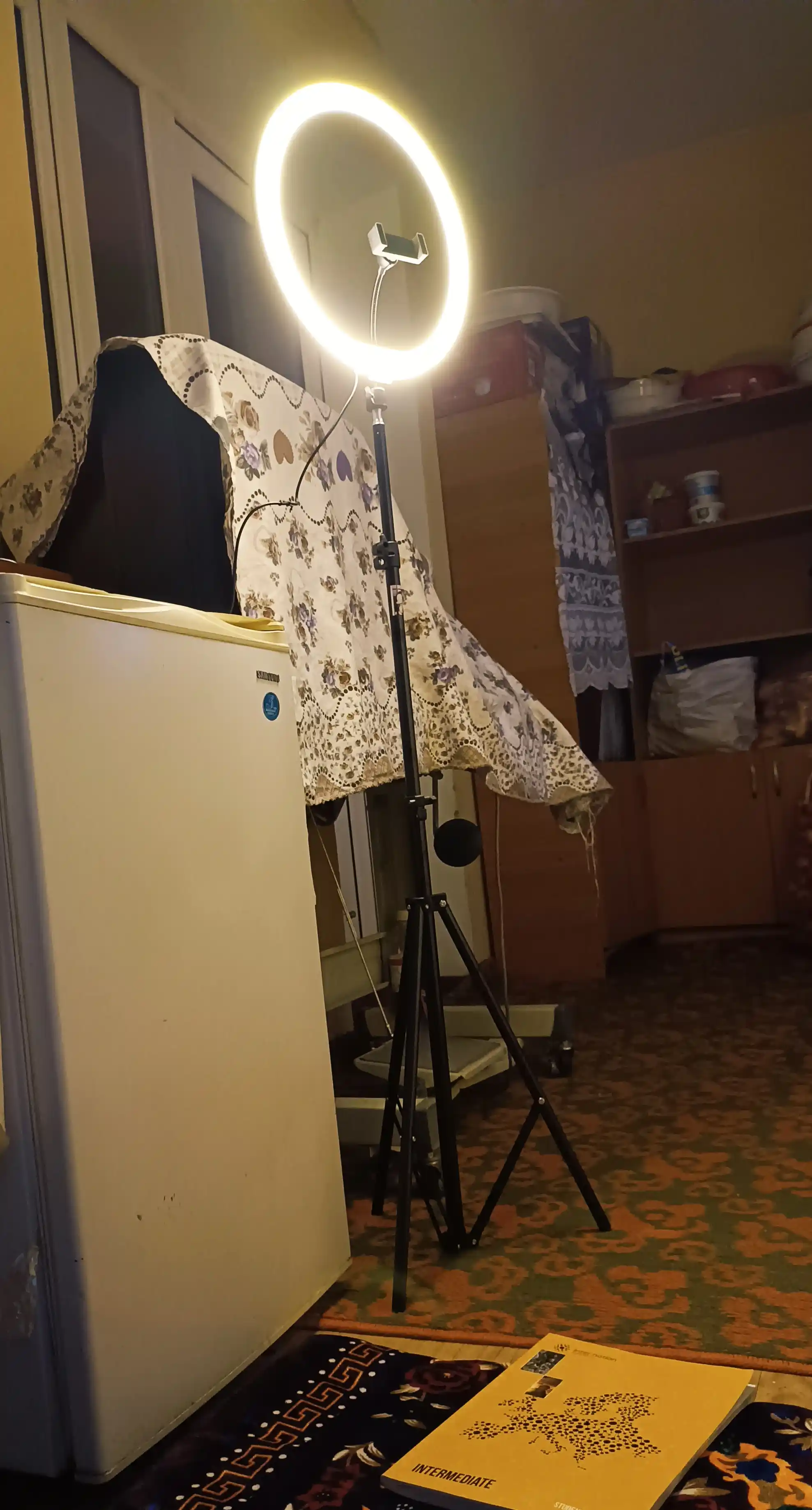 Selfi lampasi, halqali, RGB, LED, shtativ bilan, 210 sm BD 330