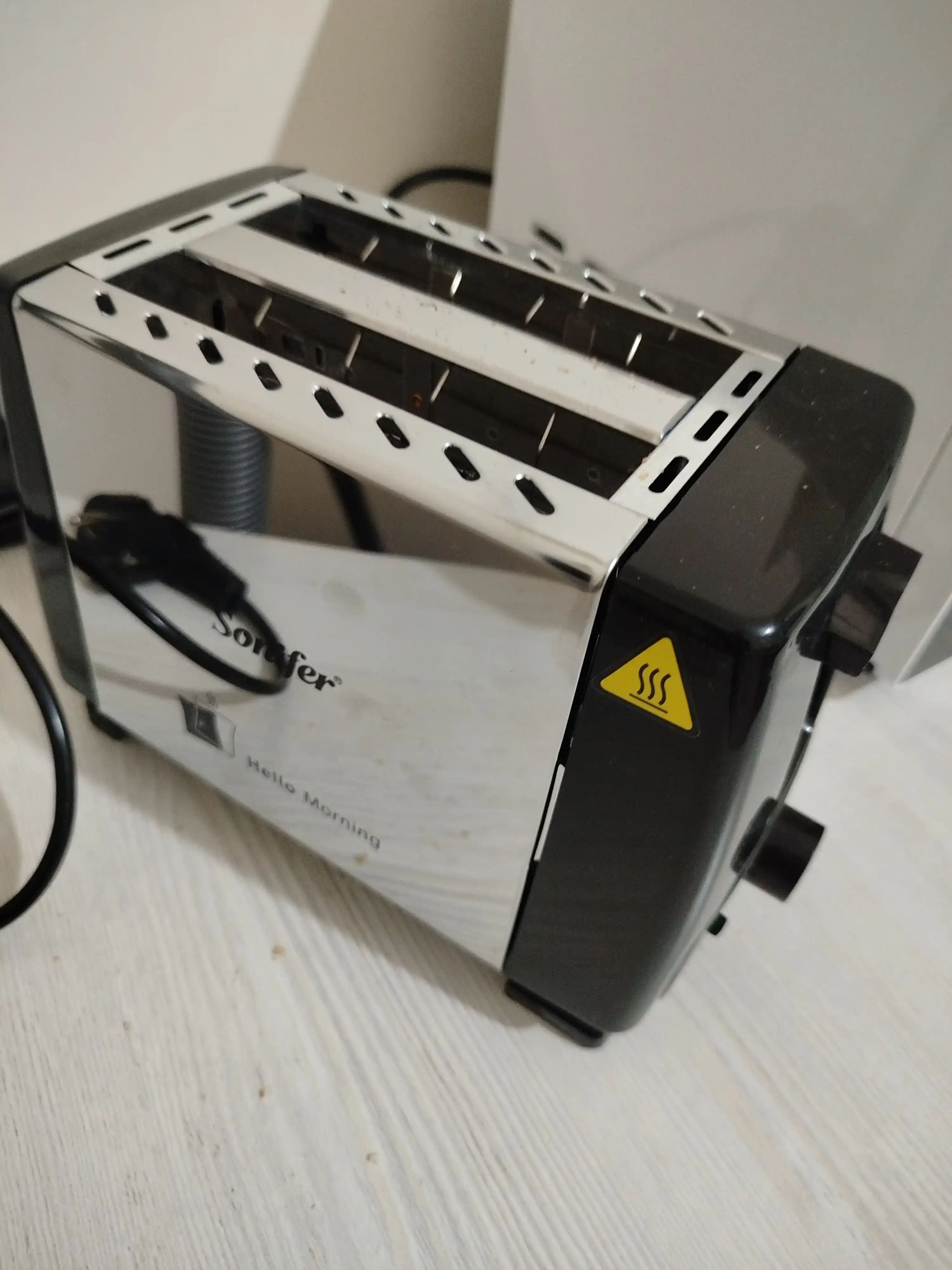 Toster Sonifer SF-6007 — ikki bo‘lak non uchun, qulay, tez va mukammal qovurish sifati bilan
