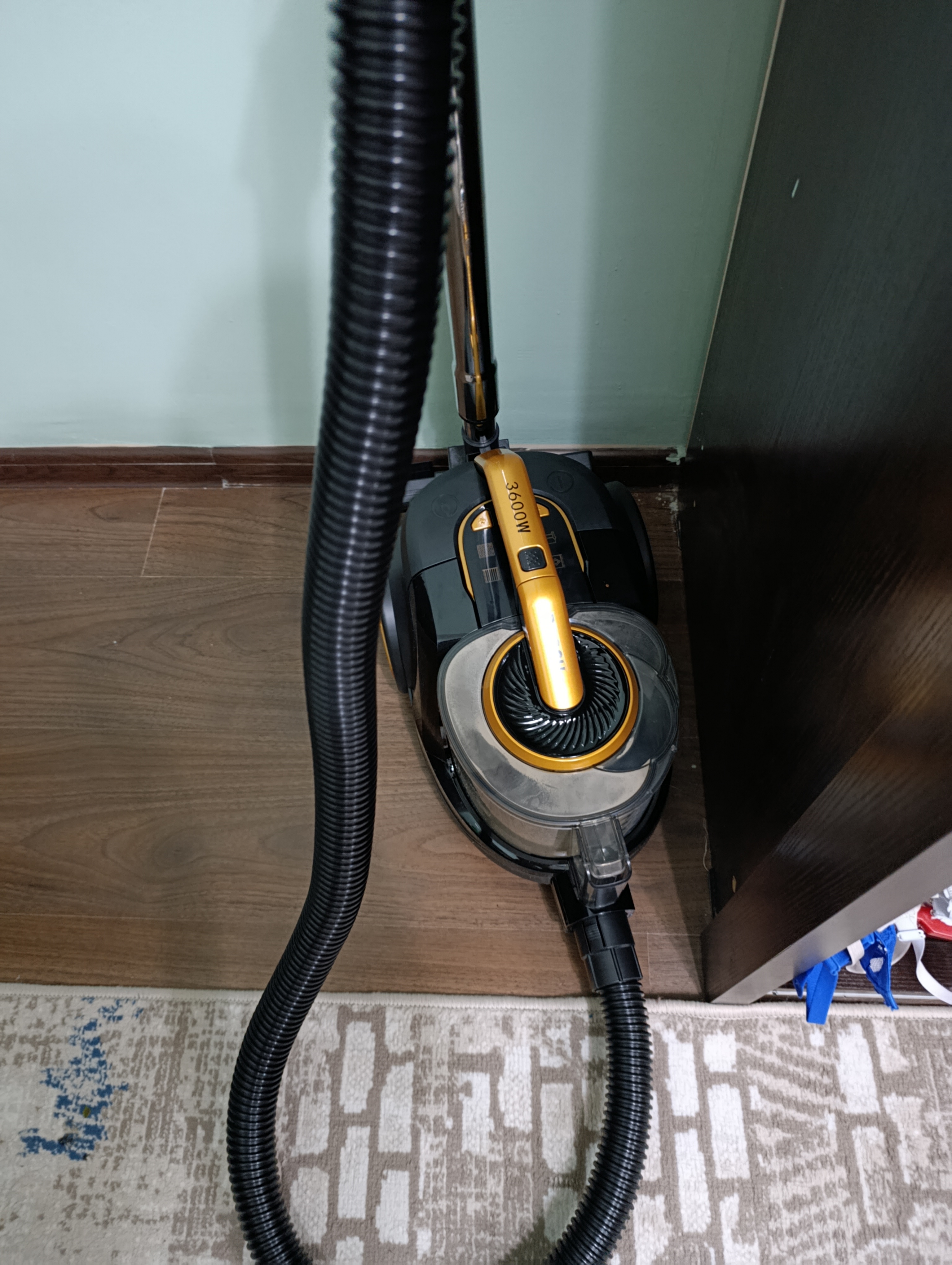 Пылесос BOSH мощный 3600W, инновационный циклонный, телескопической трубой, HEPA фильтр