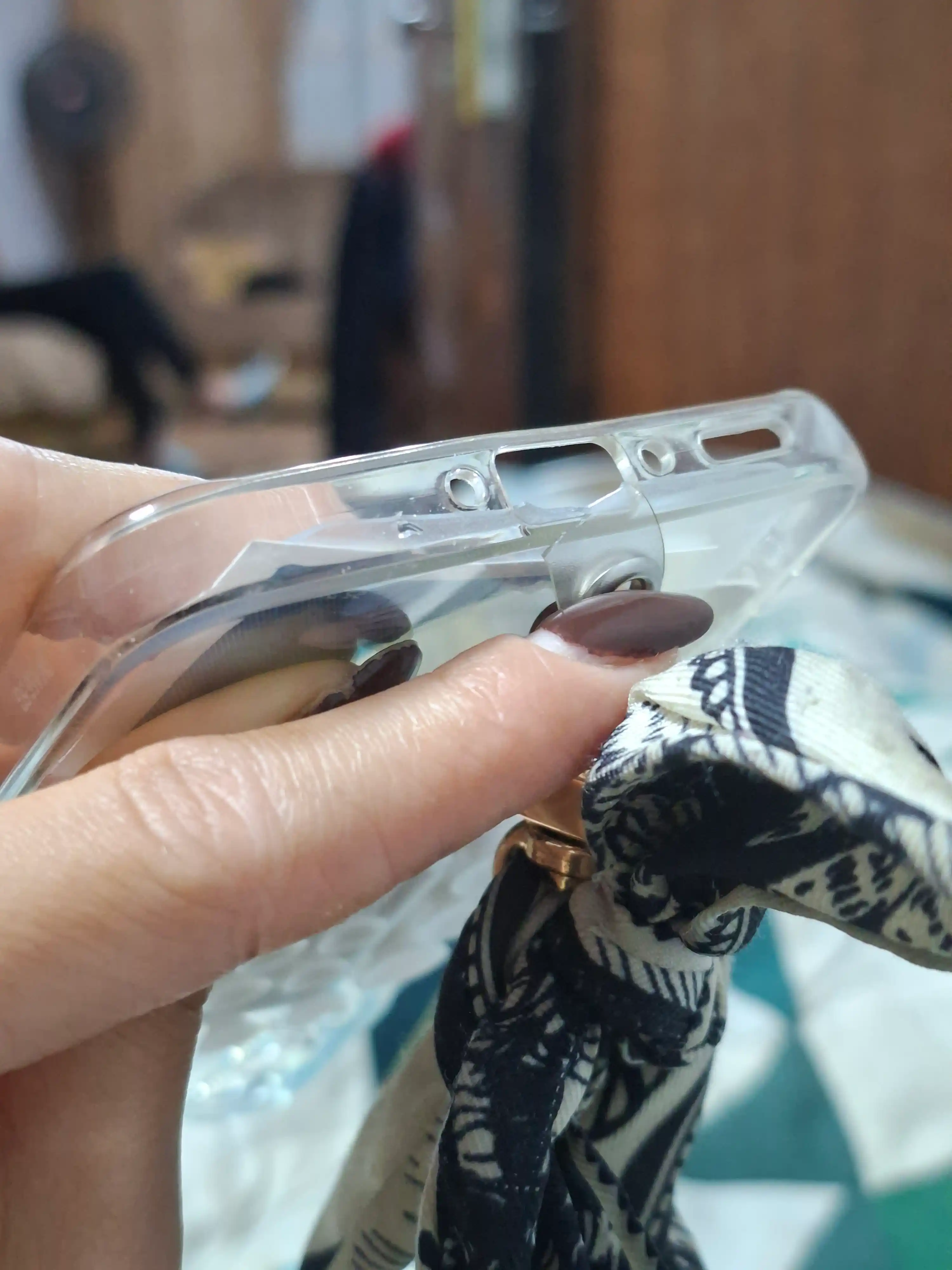 Qopqoq ostidagi telefon dantelli astar