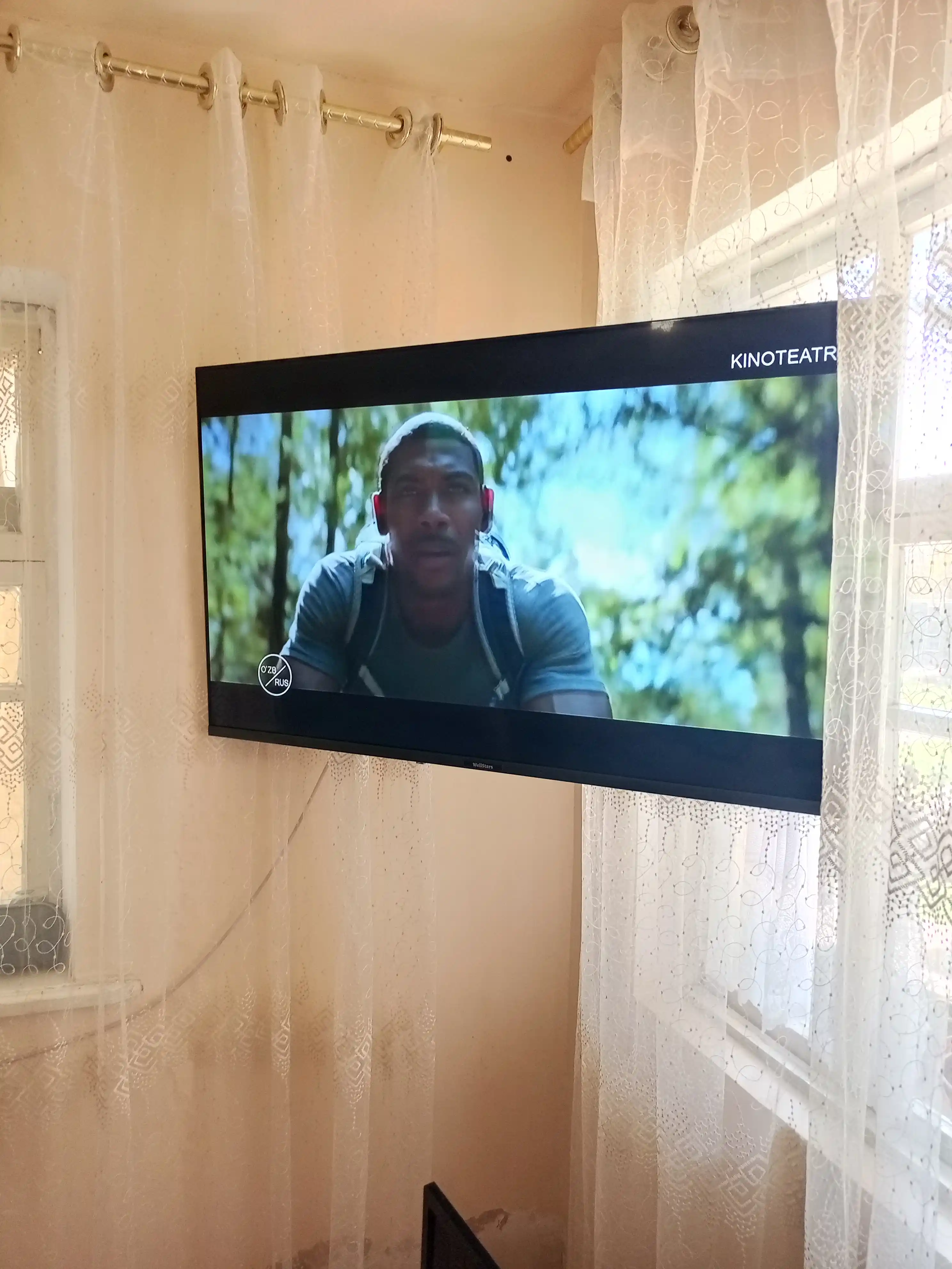 ZENO P-500, 32-70 dyuymli kronshteyn, televizor va monitor uchun taglik