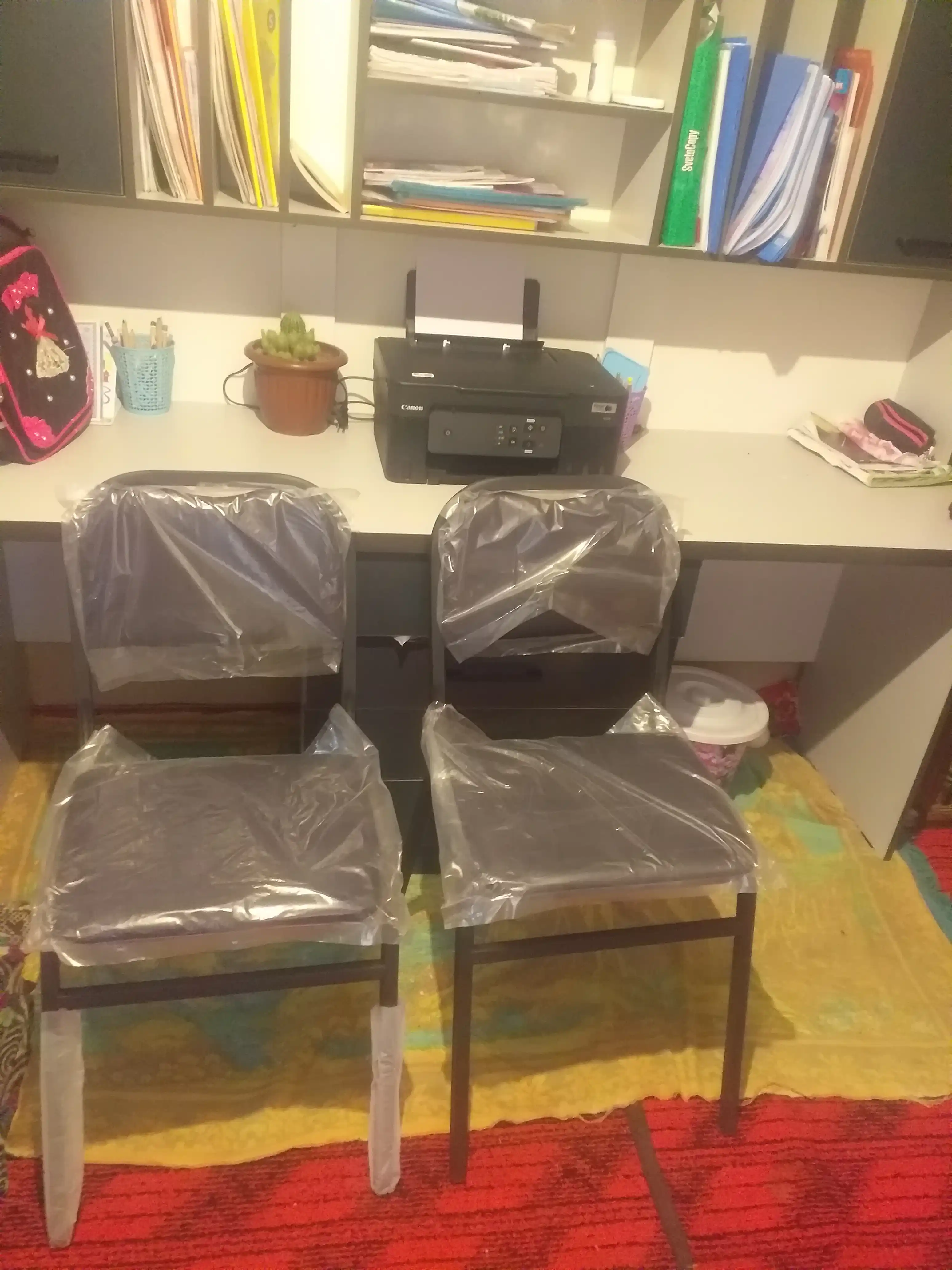 Turon stul, ofis, majlis zallari, ta'lim uchun, 200 kg gacha