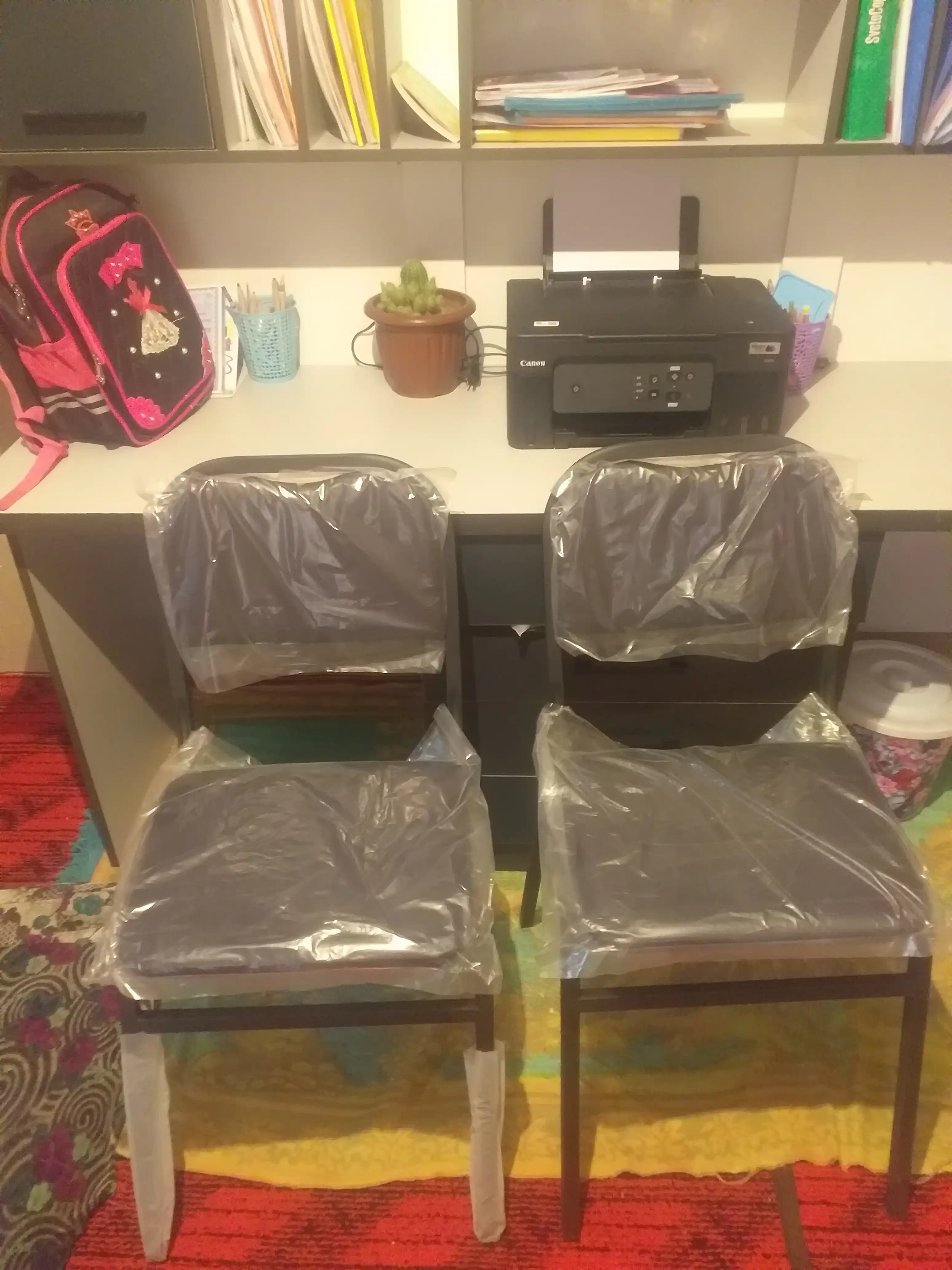 Turon stul, ofis, majlis zallari, ta'lim uchun, 200 kg gacha