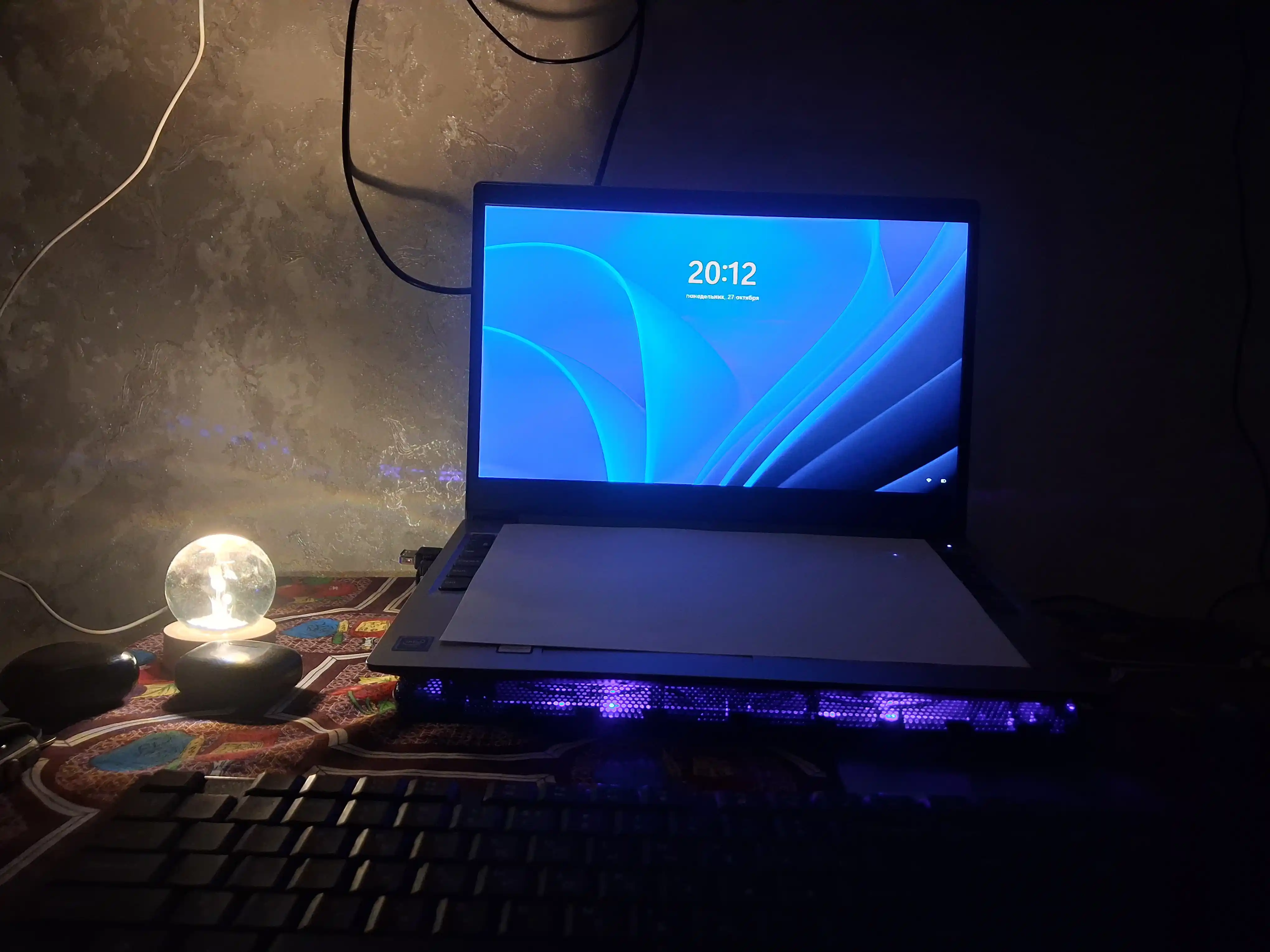 2E GAMING sovutgichli noutbuk tagligi, 14"-17.3," LED yoritgich, kuchli