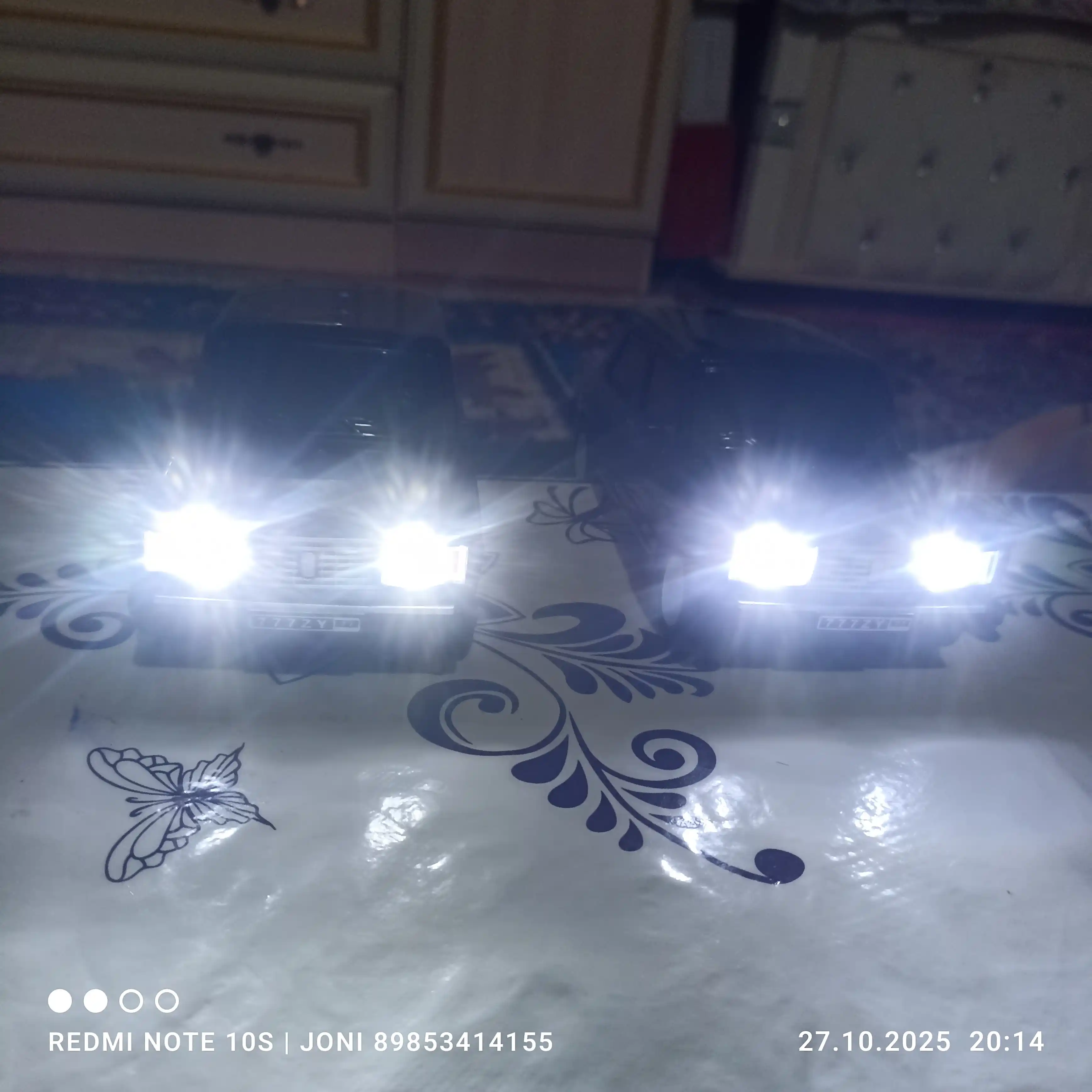 Batareya bilan ishlaydigan radio boshqariladigan avtomobil VAZ2107, DODGE, Chevrolet,Taxi