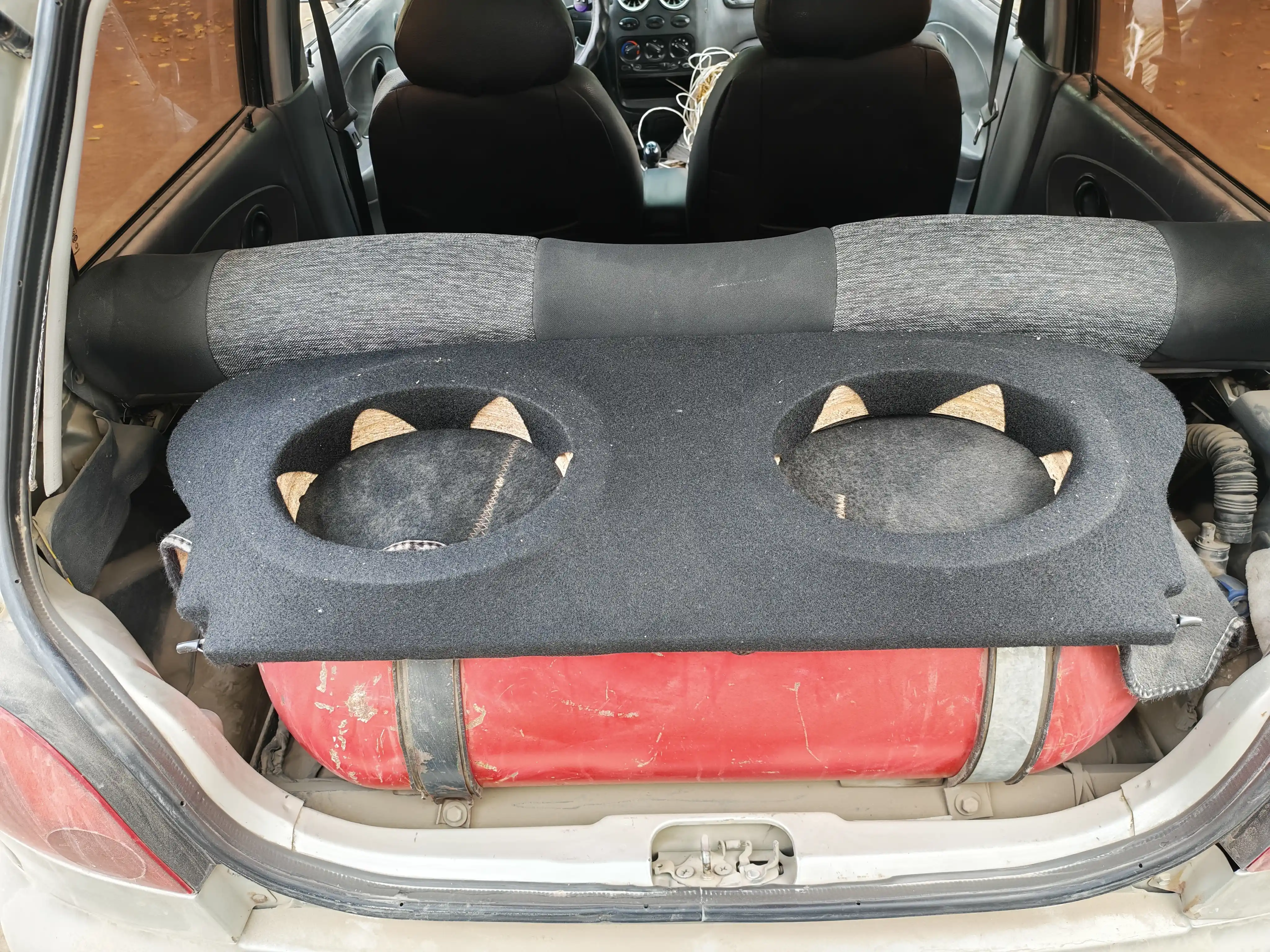 Matiz va Spark kolonka yukxonasiga orqa tokcha, akustik tokcha