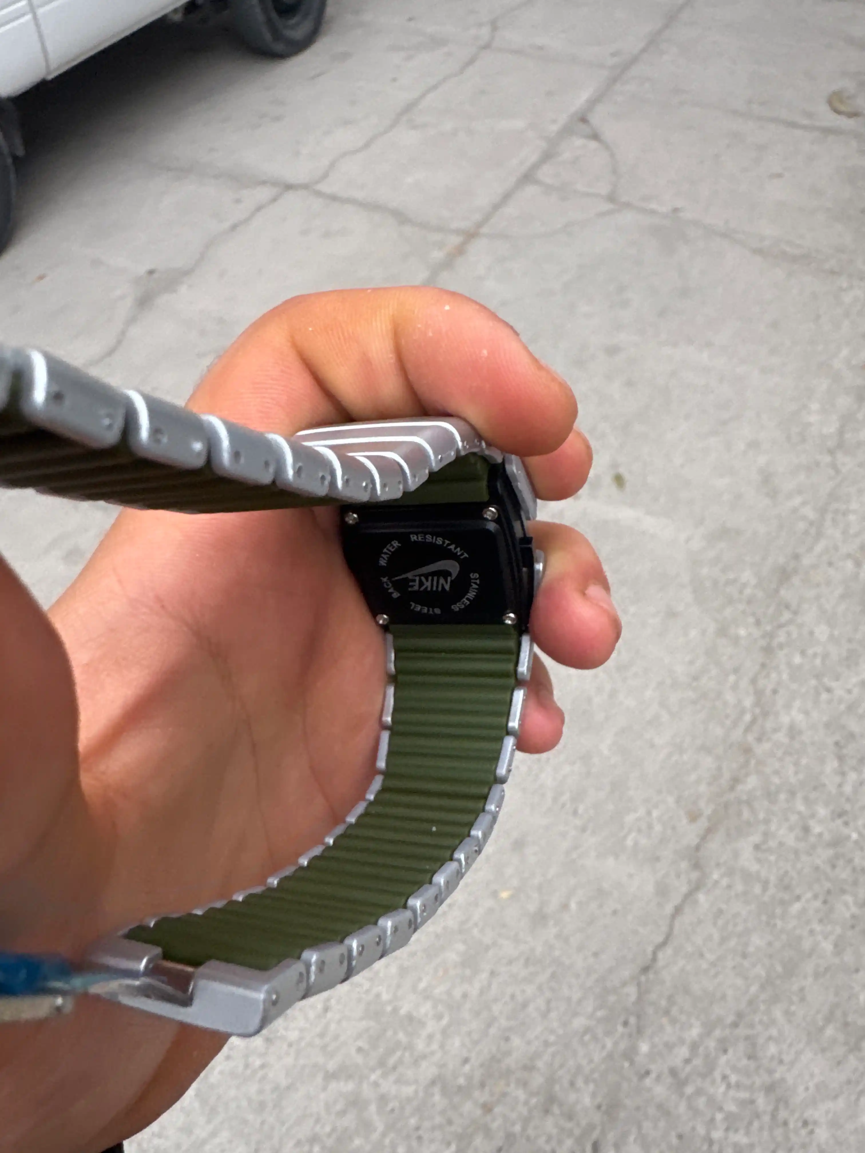 Современные спортивные часы Nike