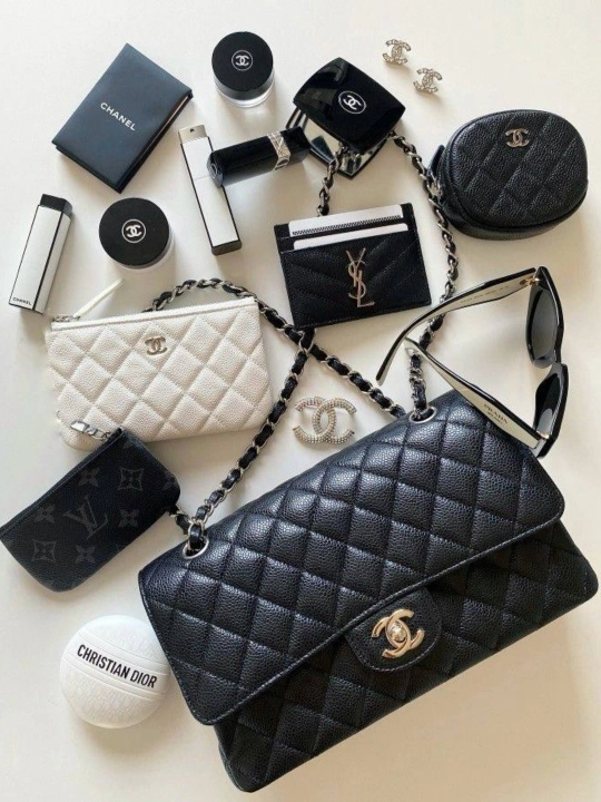 Chanel uslubidagi ayollar yelkama-sumkasi, mini Chanel debriyaj sumkasi