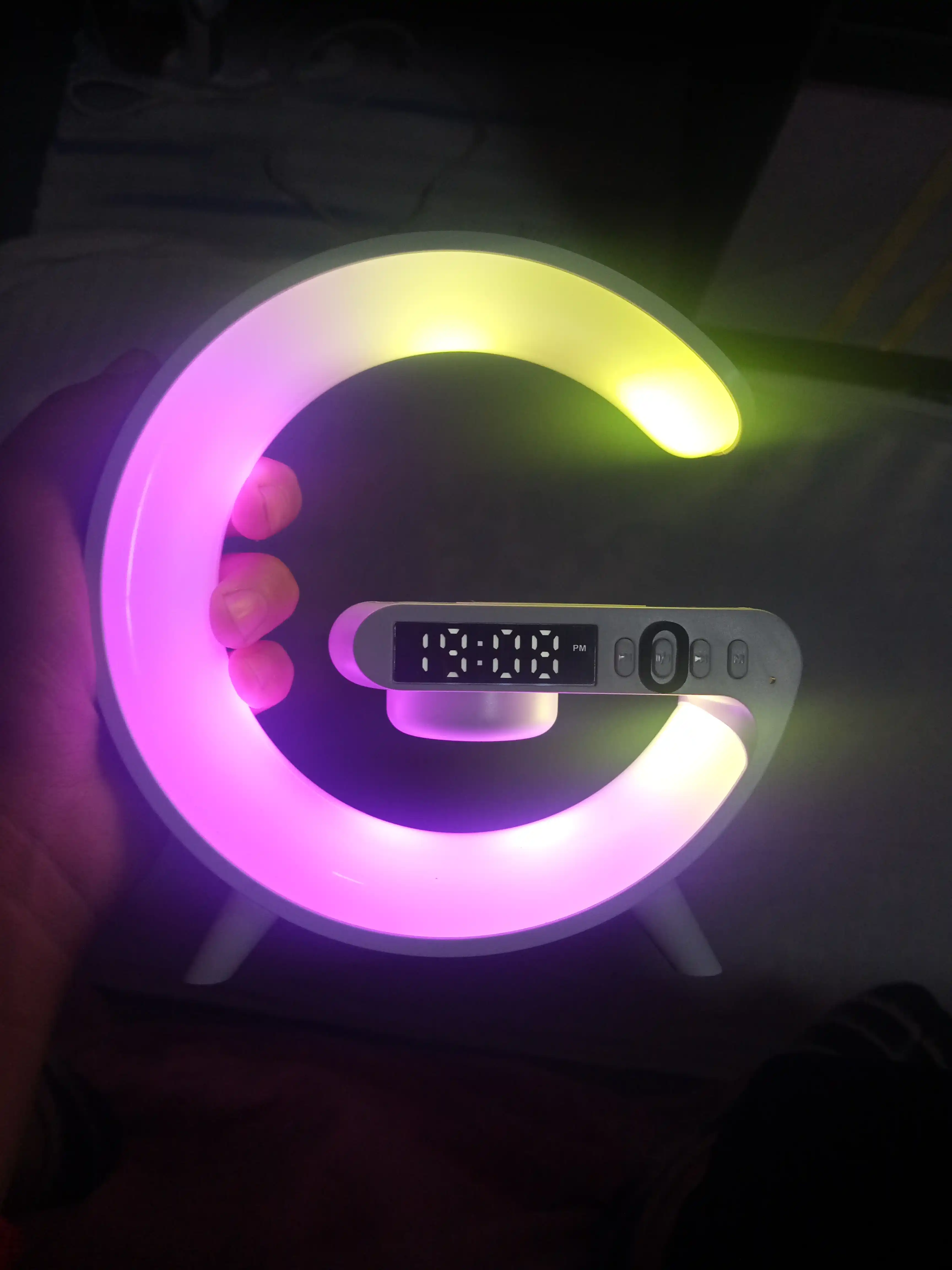 Bluetooth RGB kolonka, simsiz zaryadlash bilan
