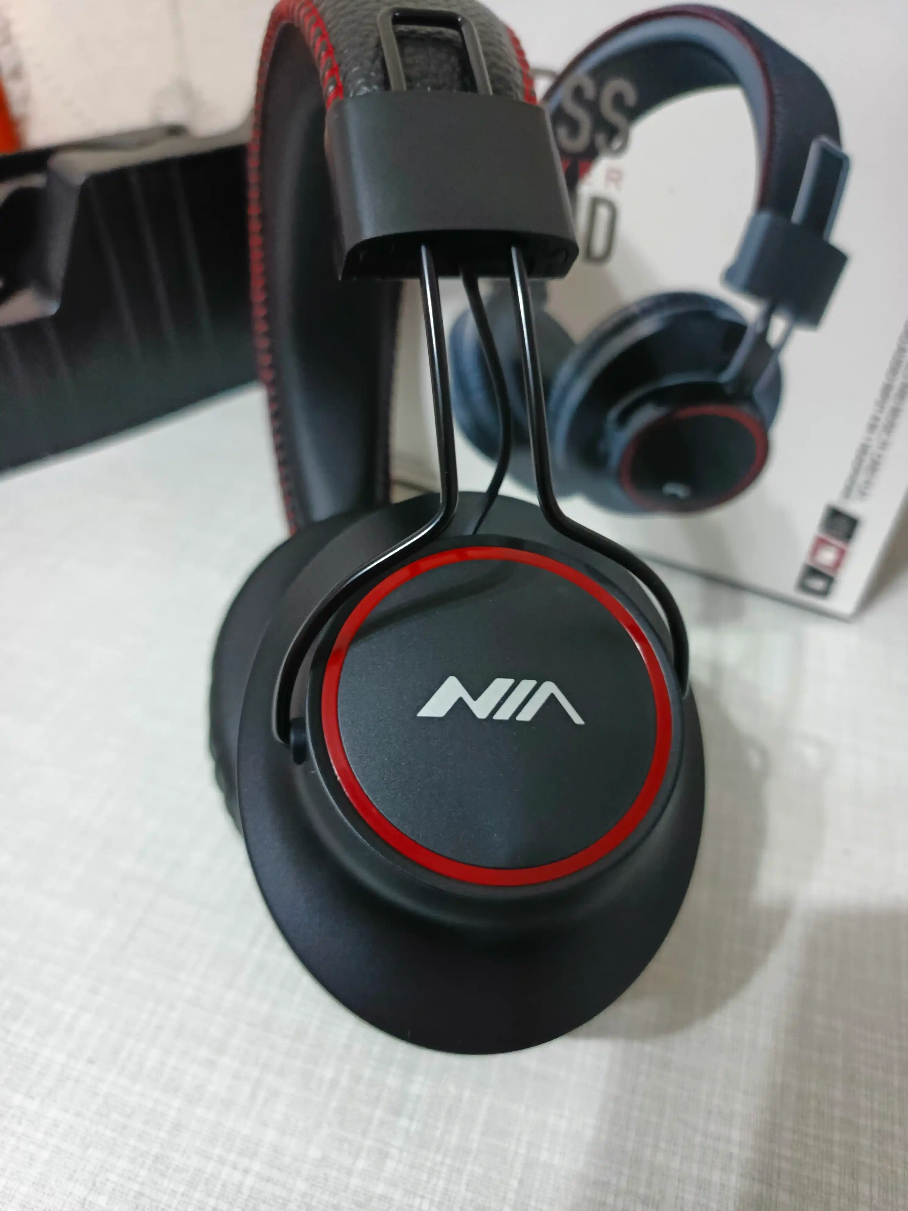 Naushnik NIA S3000, simsiz Bluetooth quloqchin, mikrofonli, FM radio, MicroSD, AUX