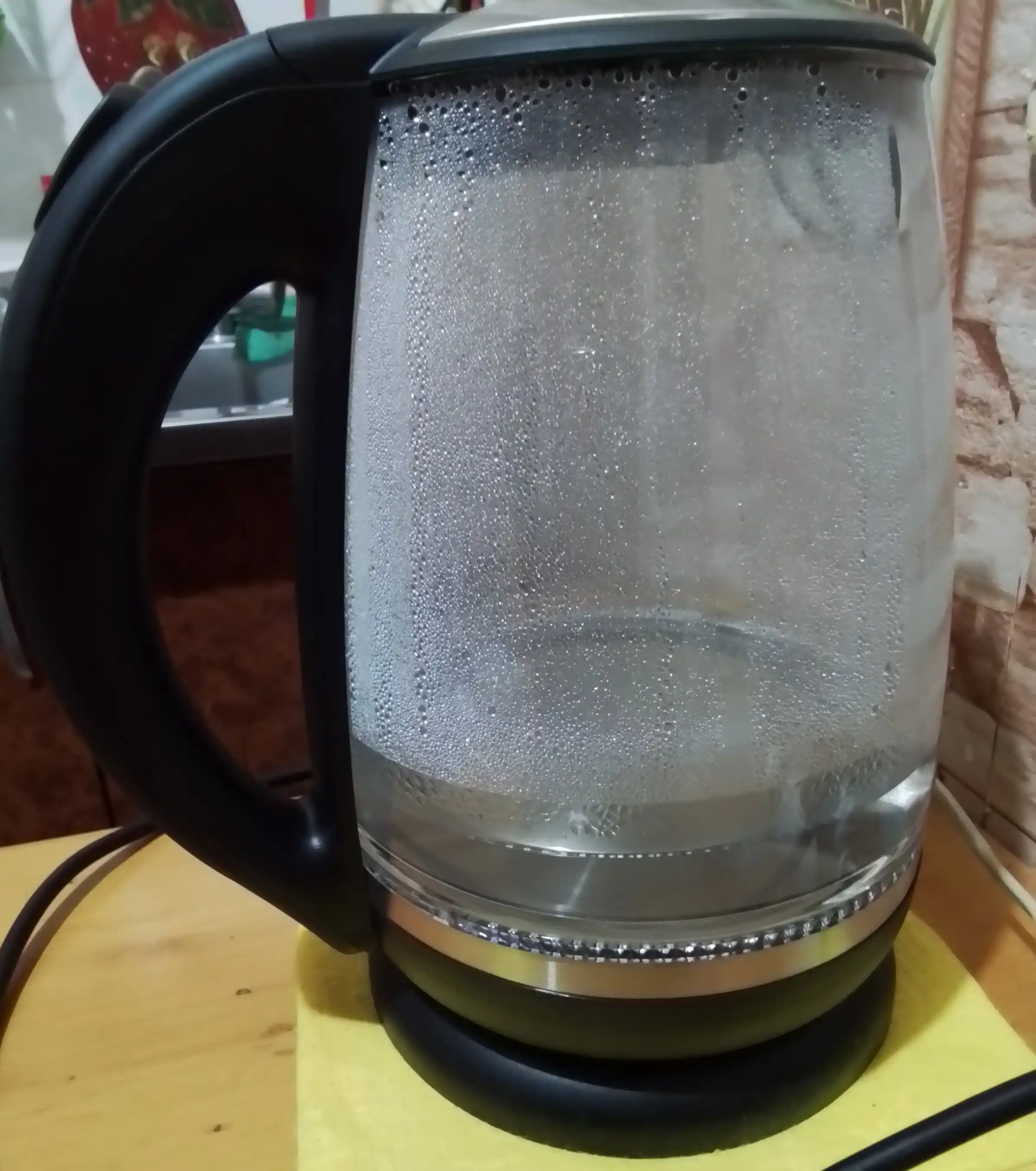 Elektr choynak BQ KT2049G, 2200 Vt, hajmi 2 litr, shisha, tez qaynaydi, yorug'lik