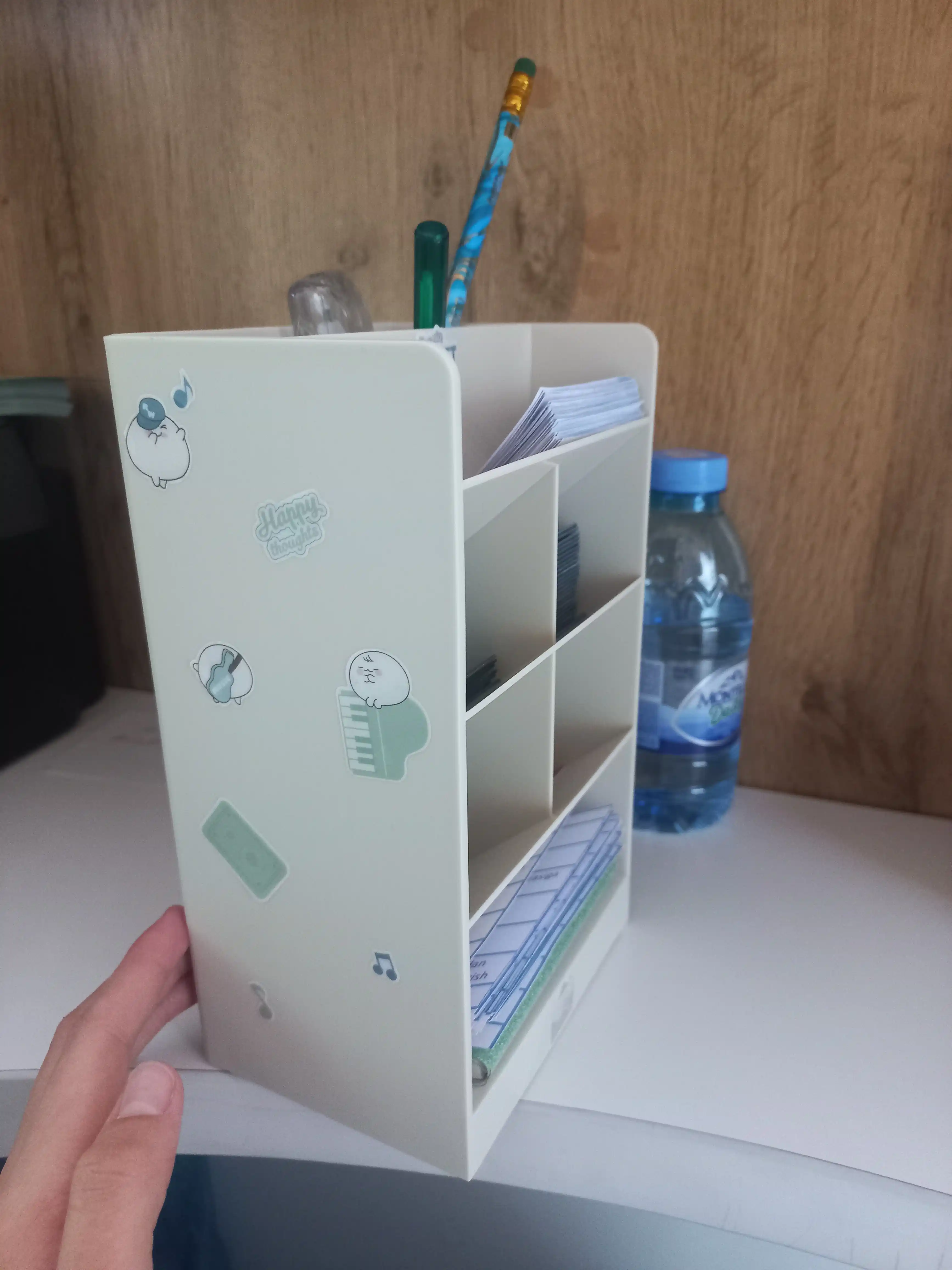 Ruchkalar, qalamlar va o'quv qurollari uchun stendli organayzer, Deli Pen Holder 8939